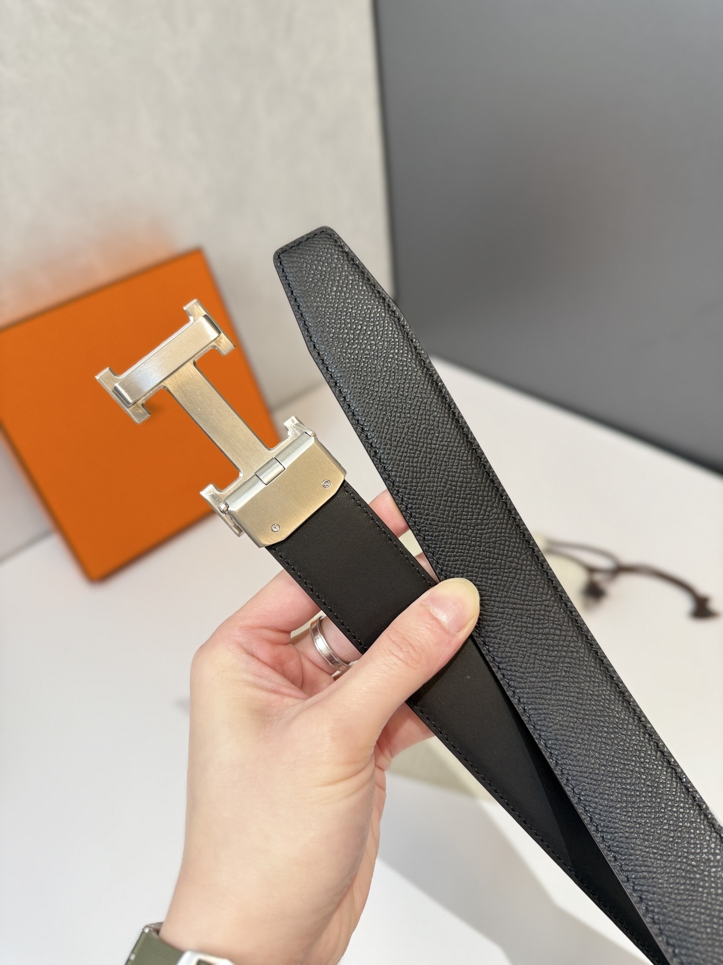 Luxury Men's Black Grained Leather Belt with Silver H Buckle