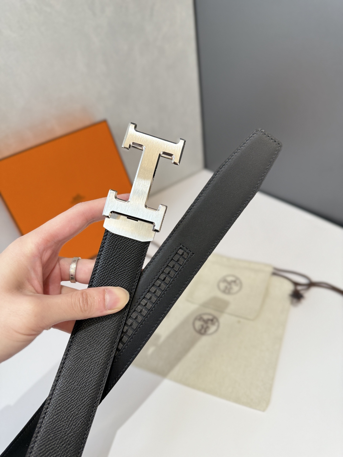 Luxury Men's Black Grained Leather Belt with Silver H Buckle