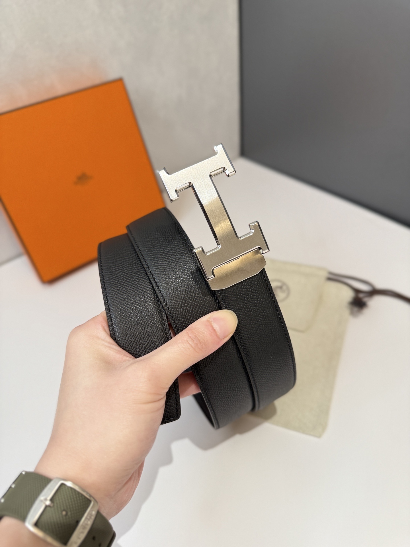 Luxury Men's Black Grained Leather Belt with Silver H Buckle