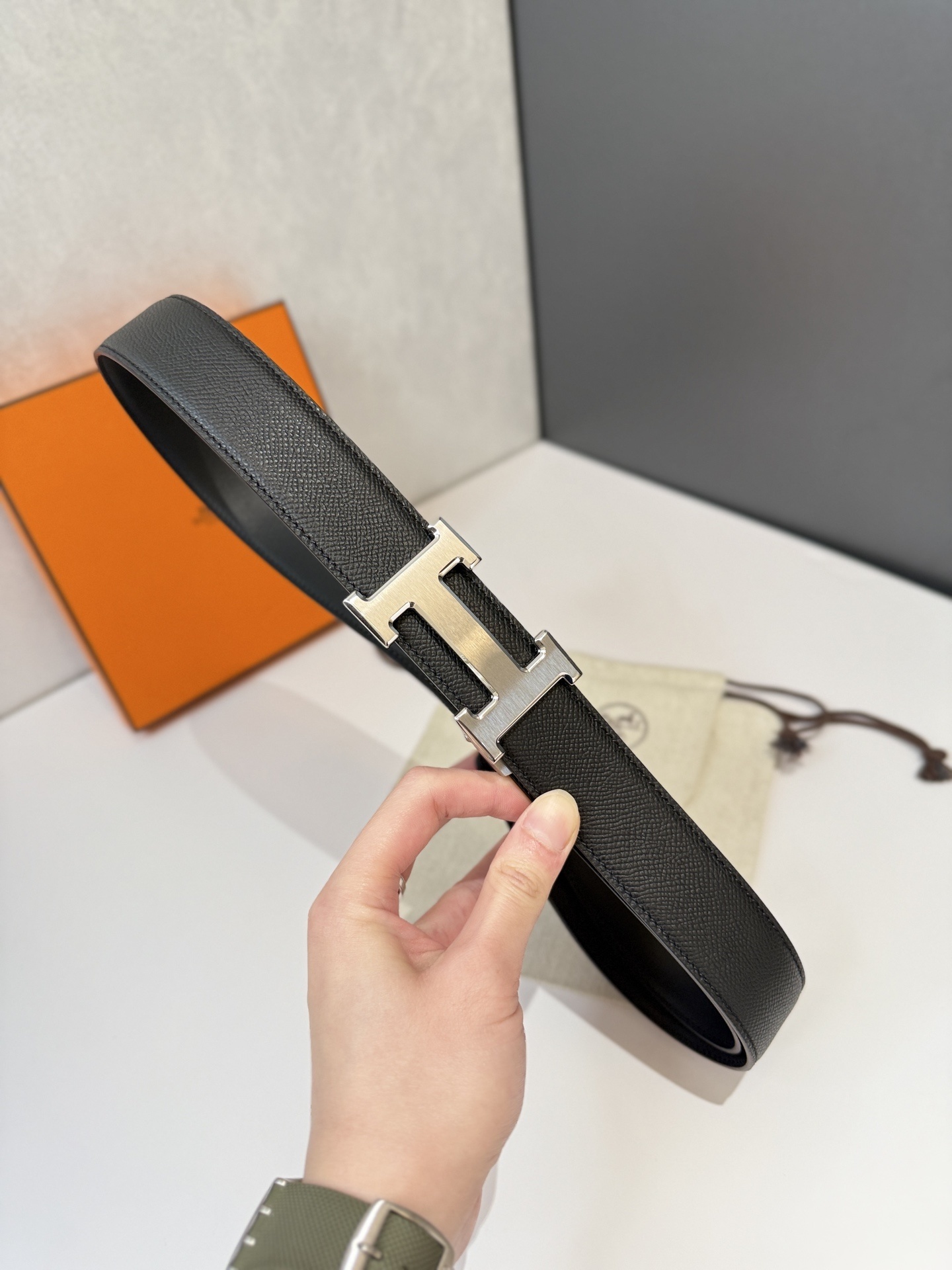 Luxury Men’s Black Grained Leather Belt with Silver H Buckle