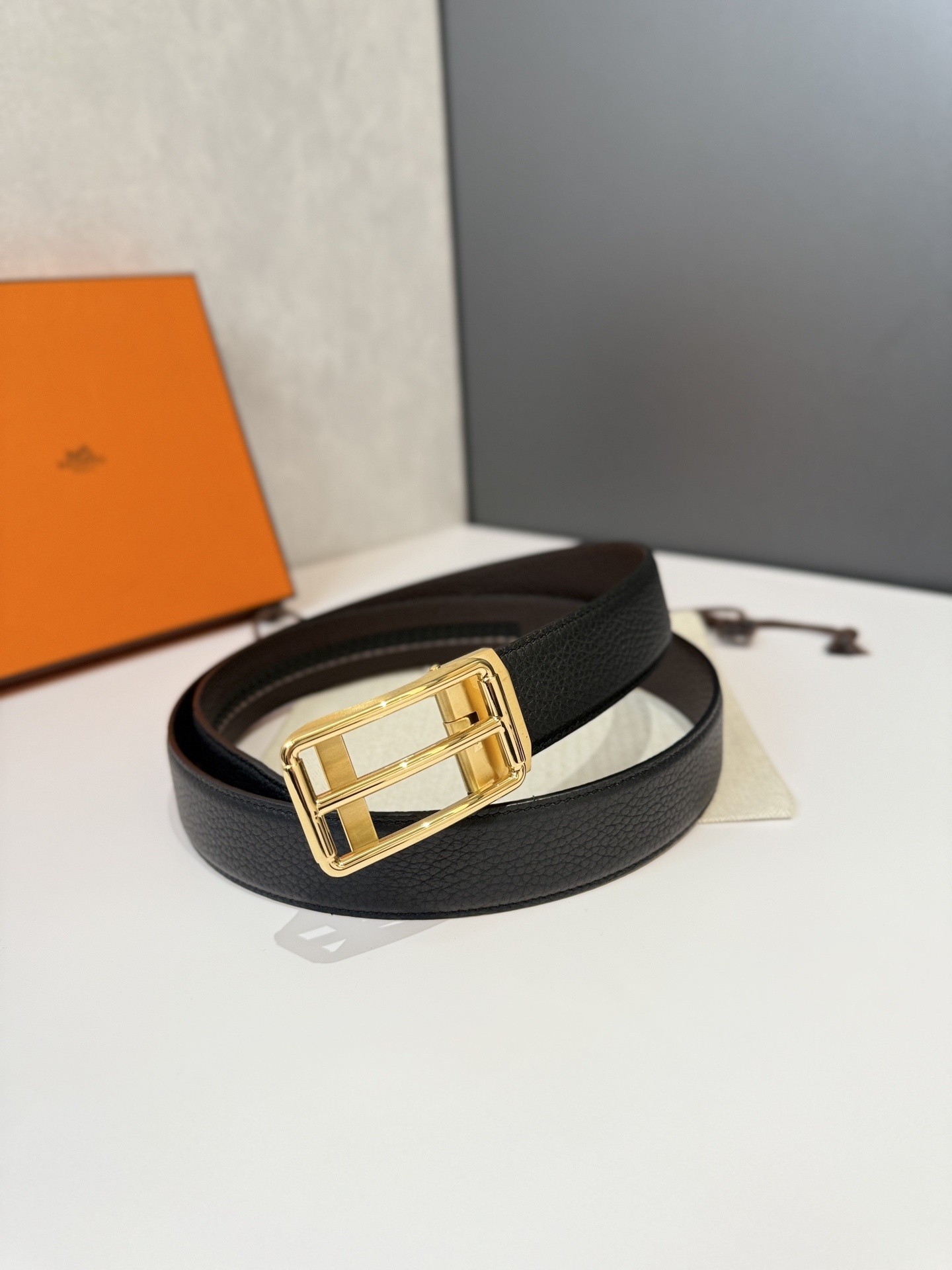 Luxury Black Pebbled Leather Belt with Elegant Gold Buckle