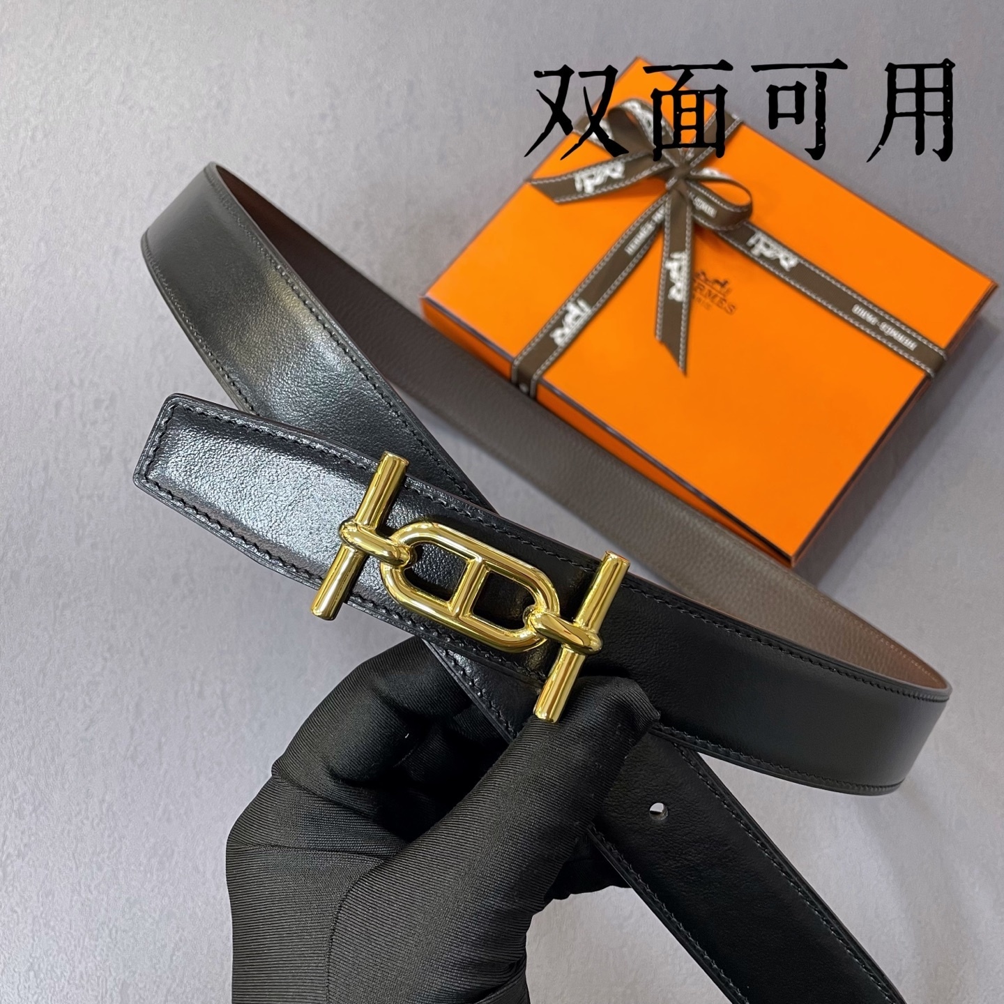 Luxury Men's Brown Grained Leather Belt with Gold-Tone Buckle