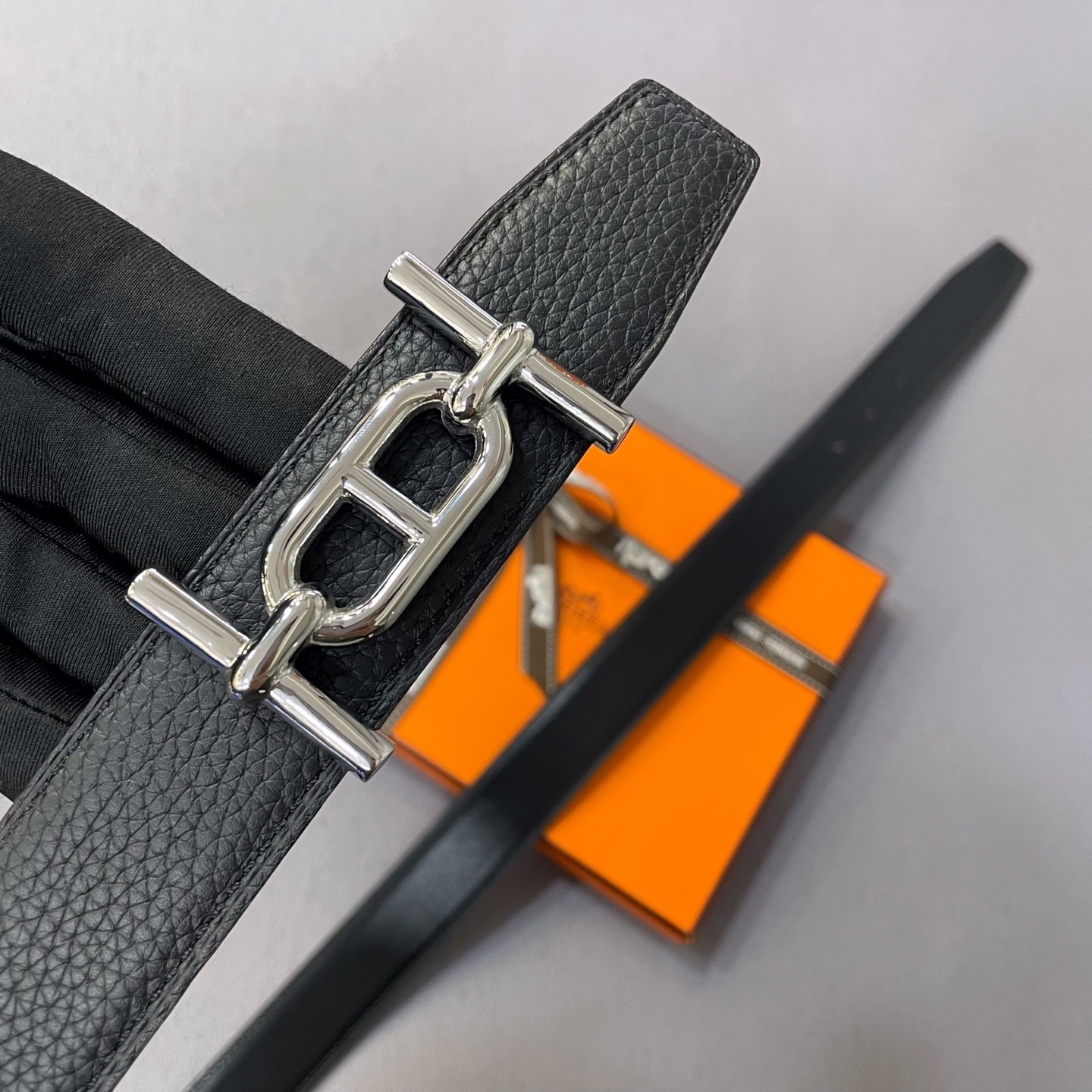 Luxury Men's Leather Belt with Silver H Buckle - Premium Accessory