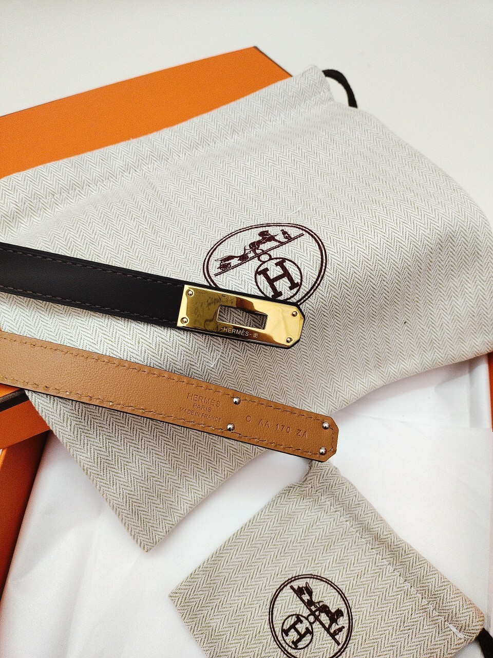 Hermès Kelly 18 Belt - Dark Brown Leather with Gold Hardware