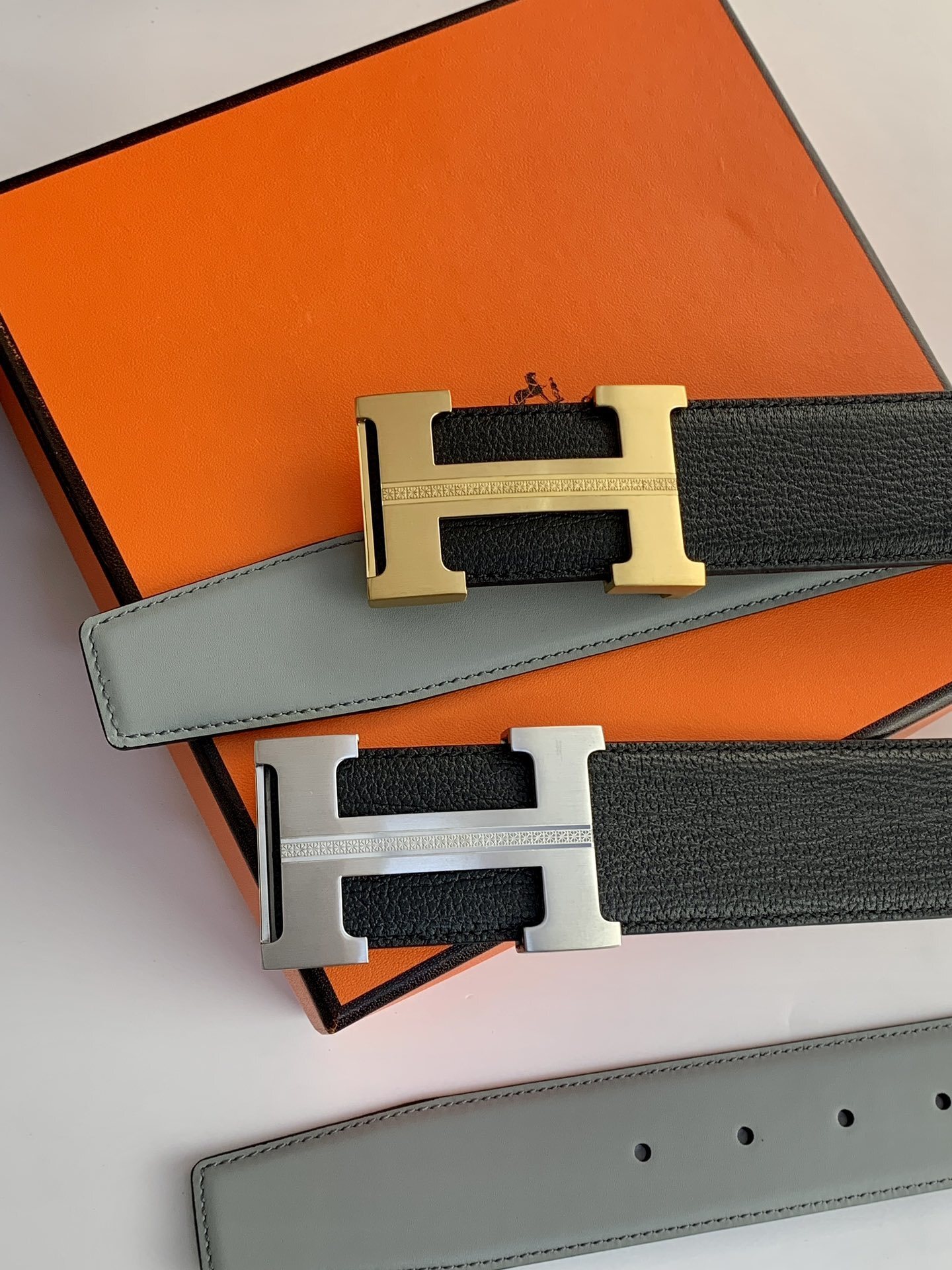 Hermes Men's Luxury Belt with Gold H Buckle - Classic Black Leather