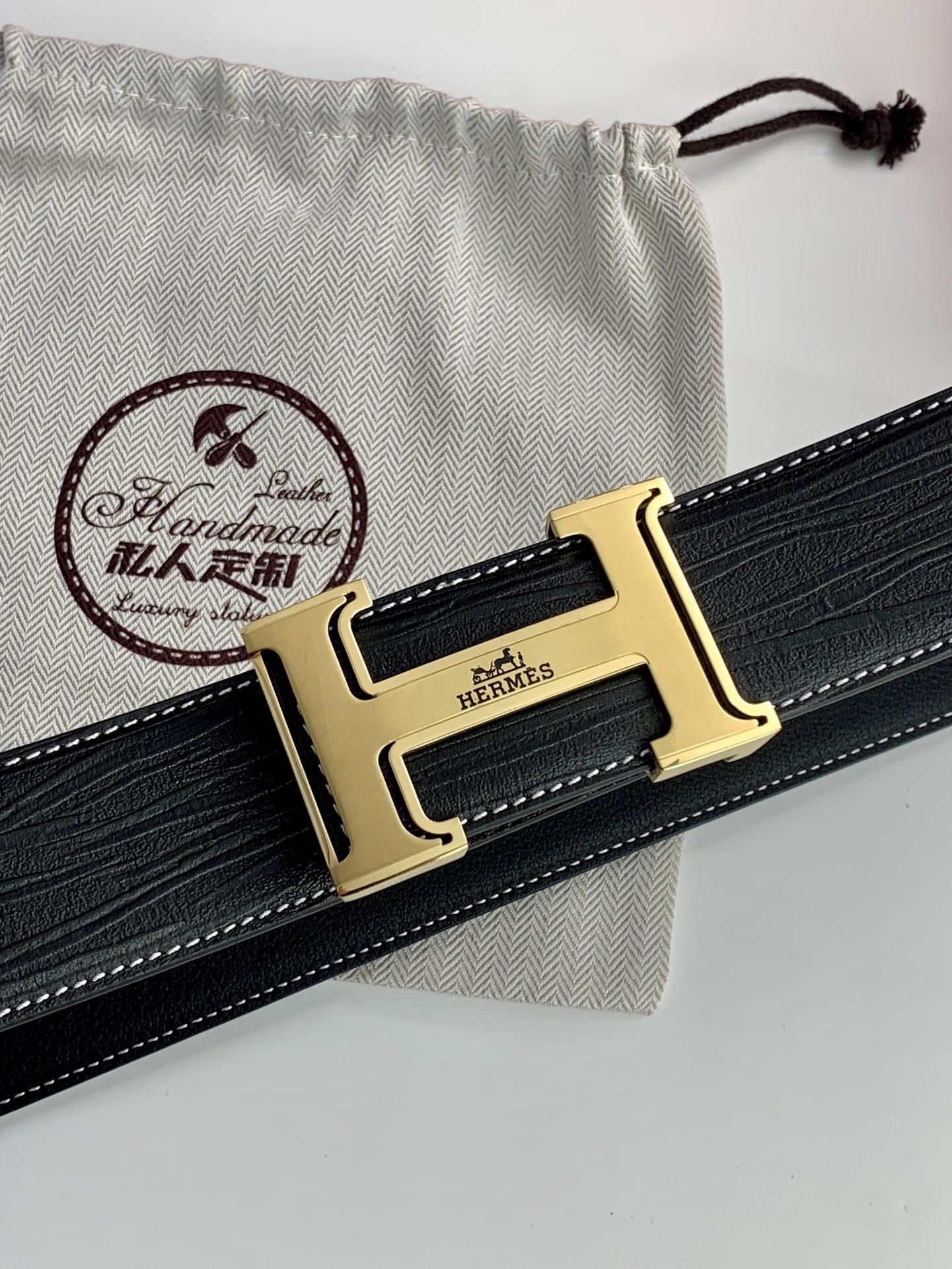 Hermès H Buckle Leather Belt - Classic Gold & Black Design