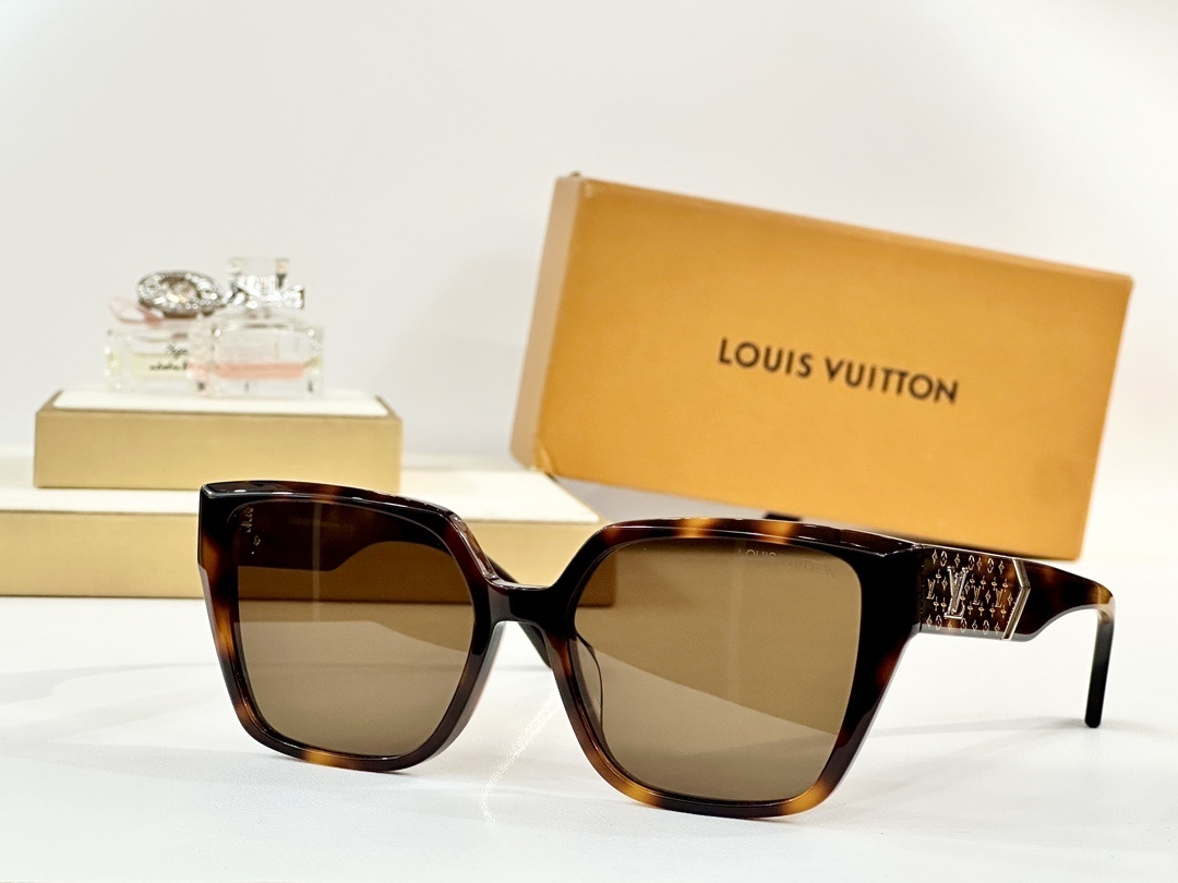 Louis Vuitton Women's Oversized Monogram Sunglasses - Dusty Rose