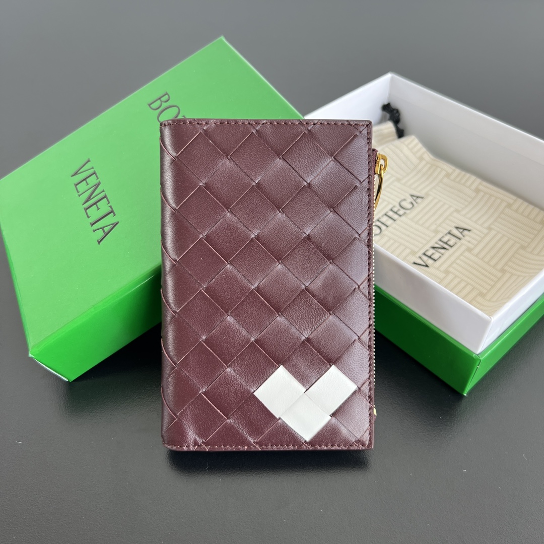 Bottega Veneta Small Leather Intrecciato Heart Bifold Wallet