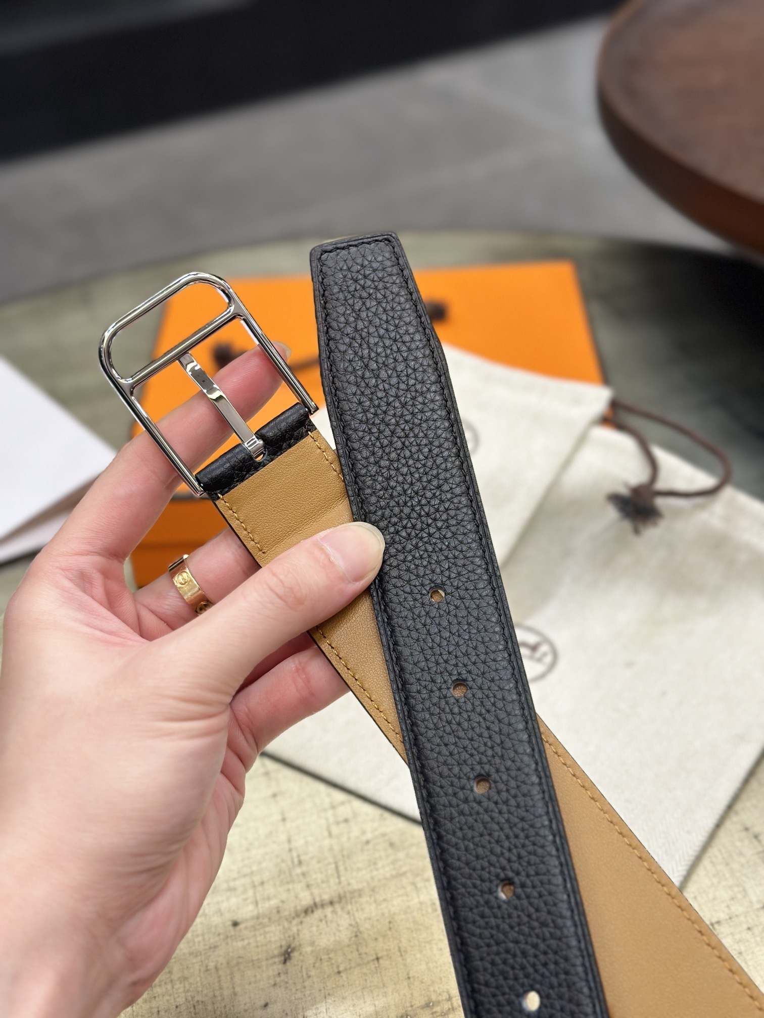 Romain 35 Men's Leather Belt - Elegant Black Textured Design