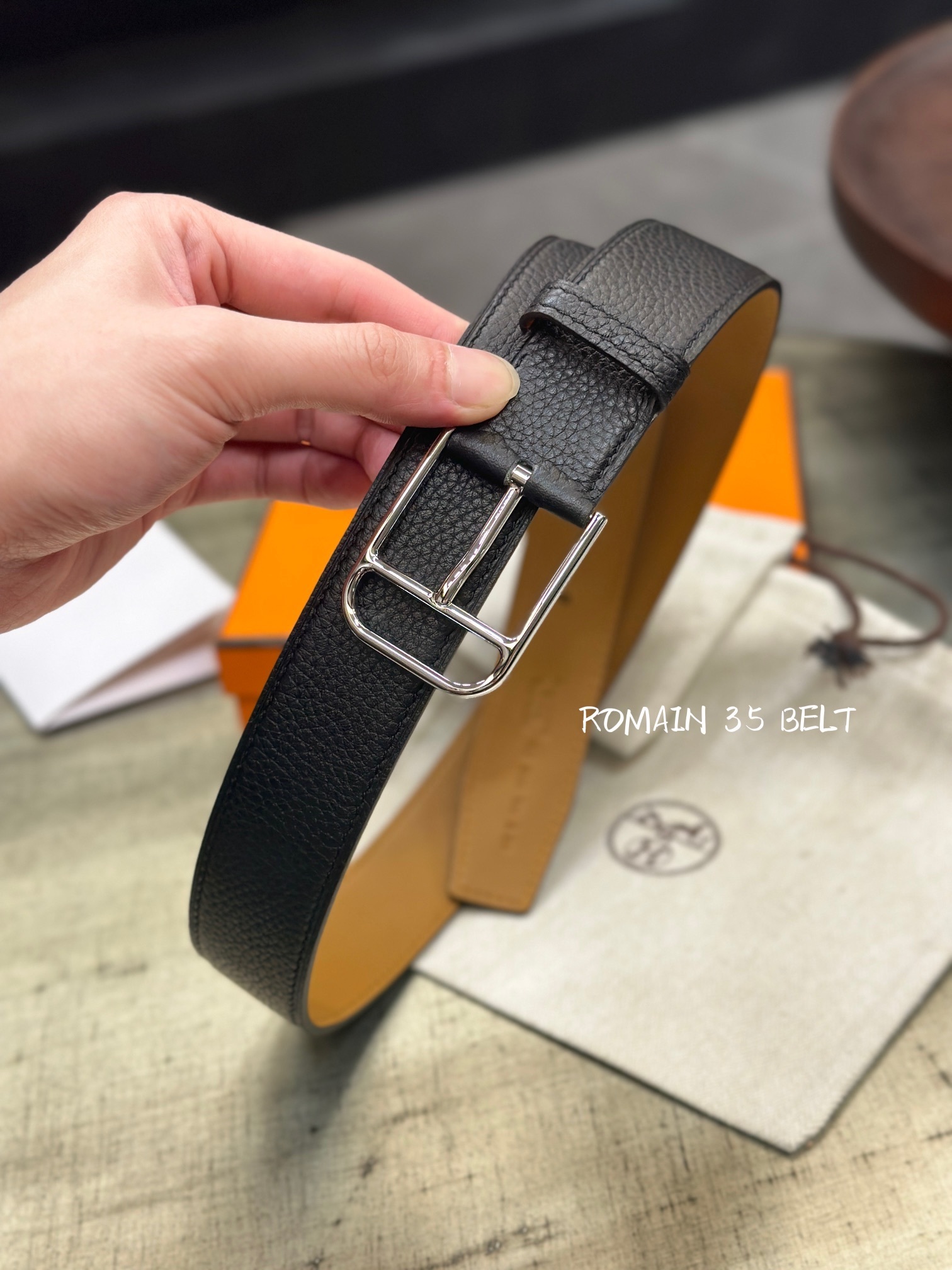Romain 35 Men's Leather Belt - Elegant Black Textured Design