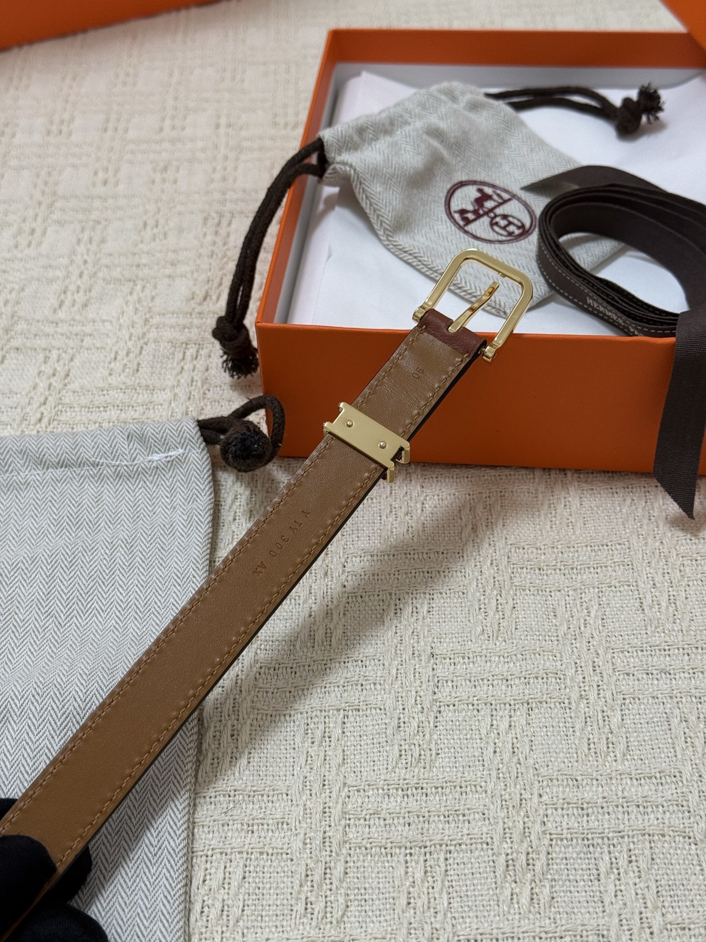 Hermès Gold Leather Belt with Gold-Tone Buckle - Luxury Accessory