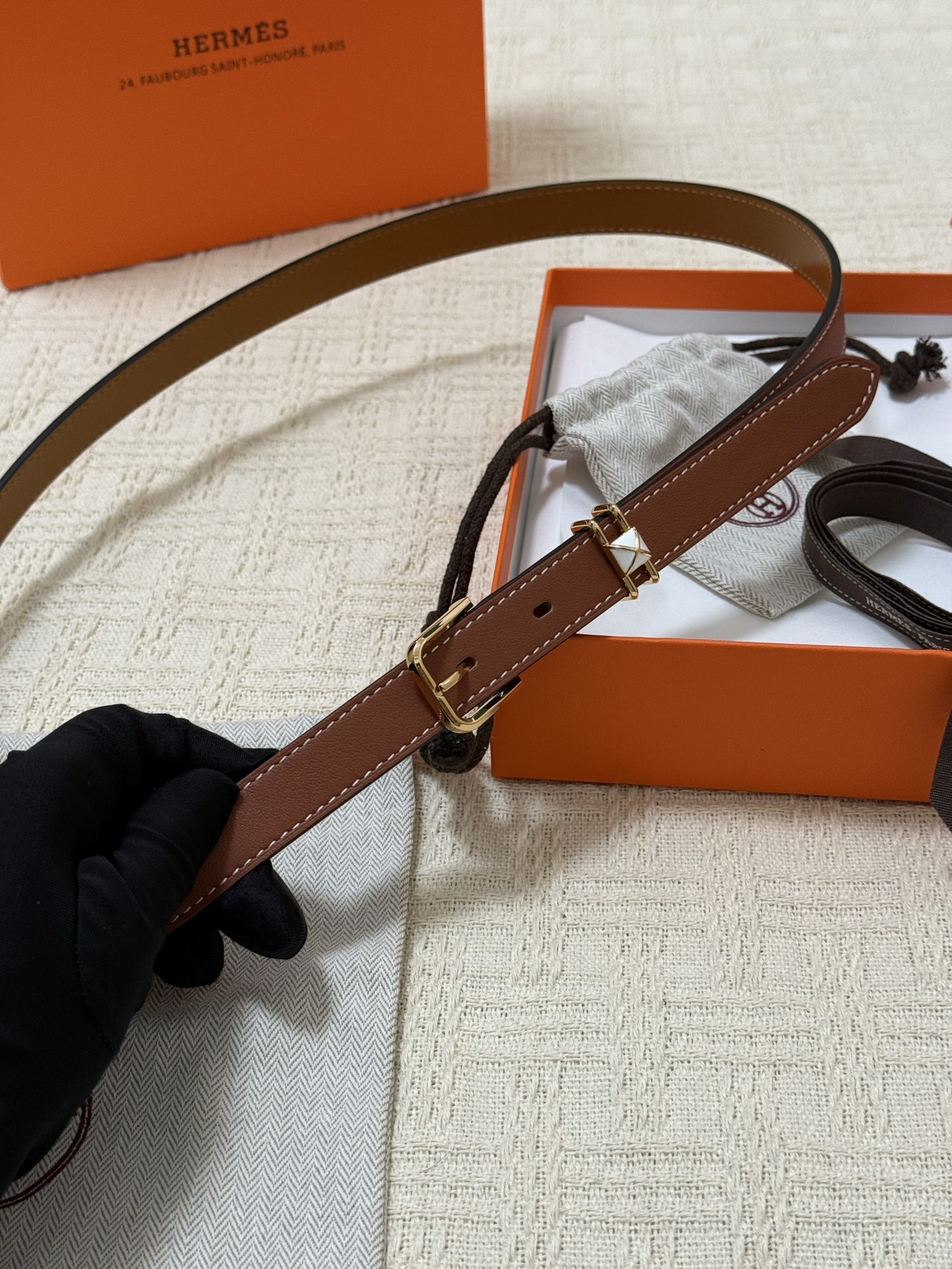 Hermès Gold Leather Belt with Gold-Tone Buckle - Luxury Accessory