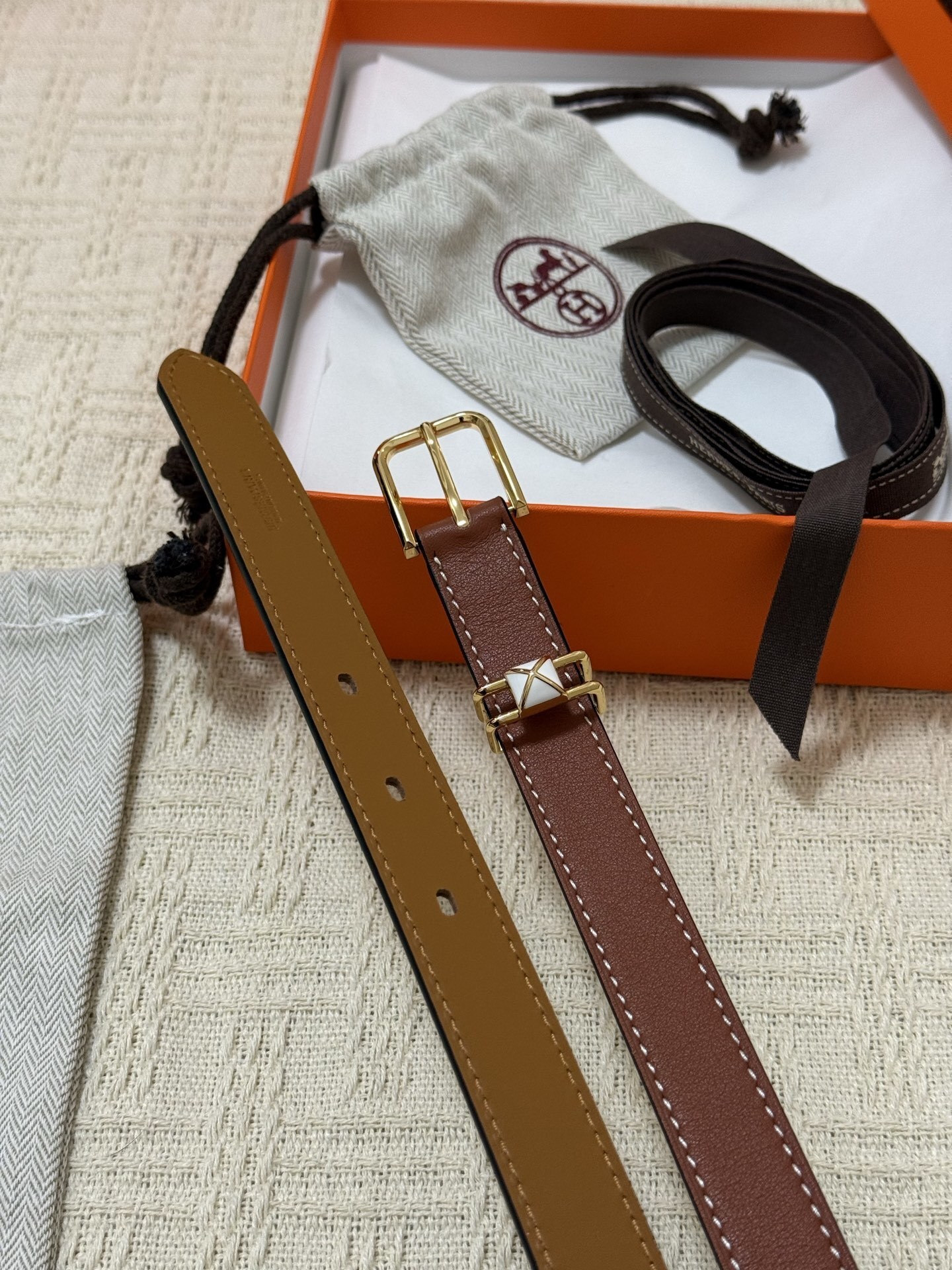 Hermès Gold Leather Belt with Gold-Tone Buckle - Luxury Accessory