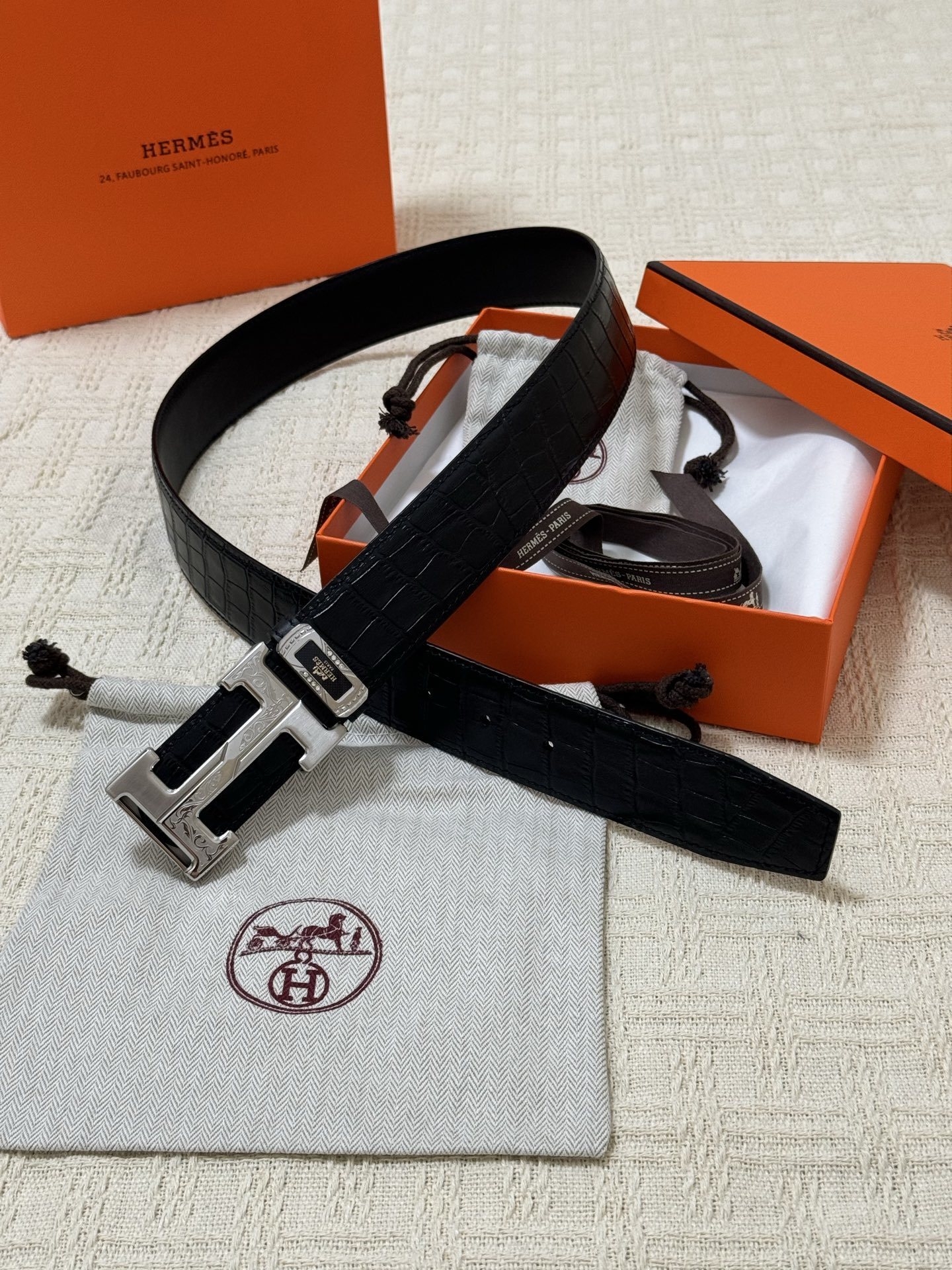 Hermès H Buckle Belt – Black Alligator Leather with Engraved Buckle