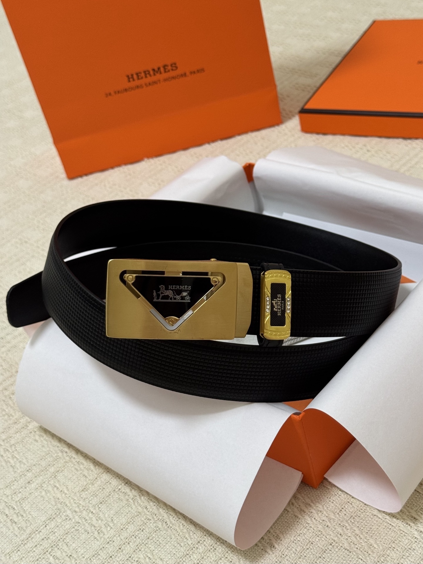 Hermès Men's Black Textured Leather Belt with Gold Triangle Buckle