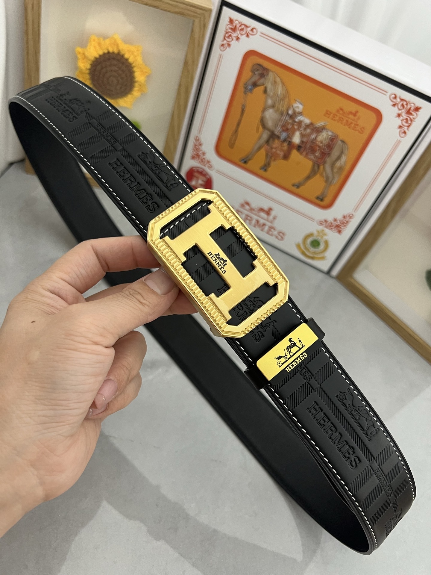 Luxury Men's Leather Belt Set with Dual Interchangeable H Buckles