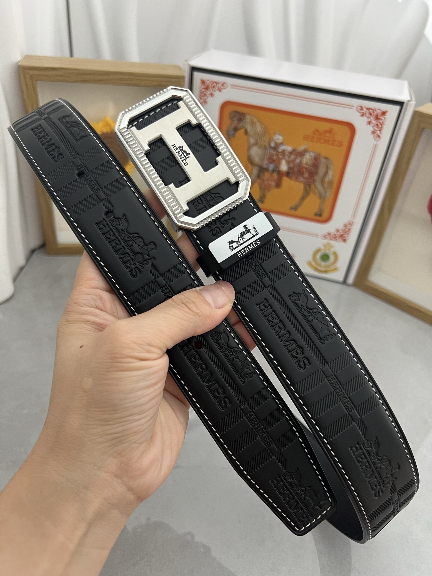 Luxury Men's Leather Belt Set with Dual Interchangeable H Buckles