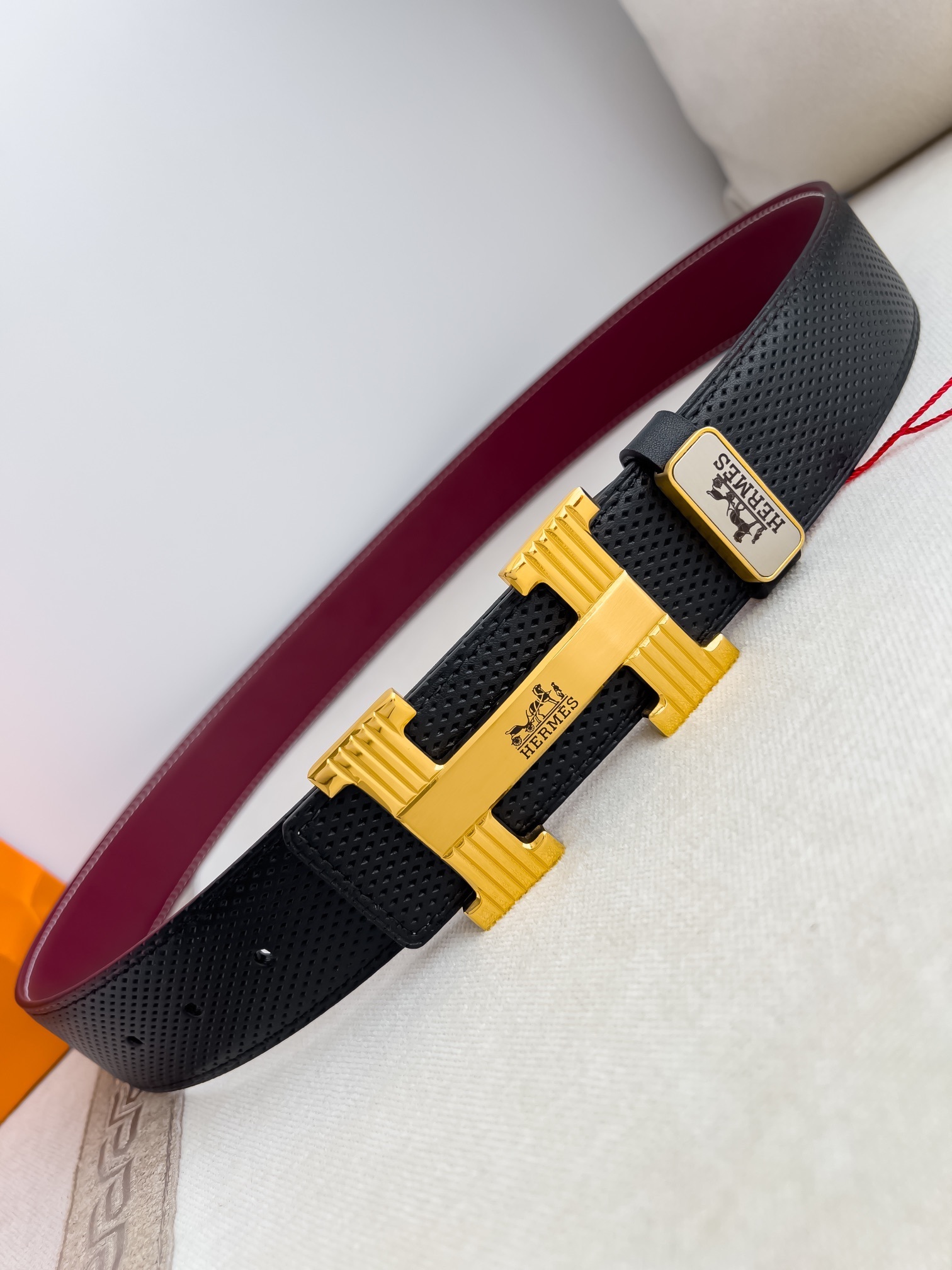 Hermès Men's Leather Belt with Gold Textured H Buckle