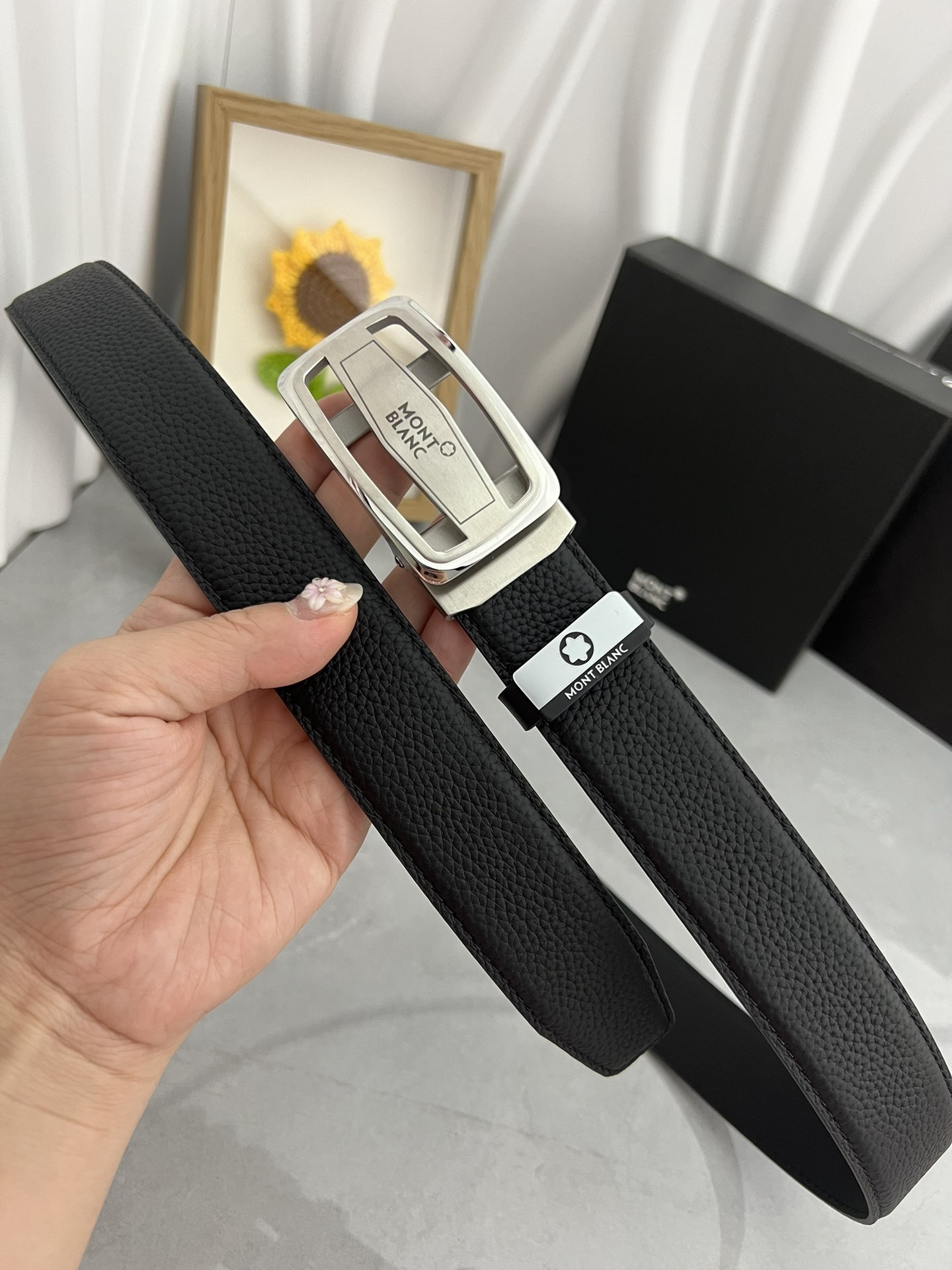 Luxury Men's Leather Belt with Premium Automatic Buckle