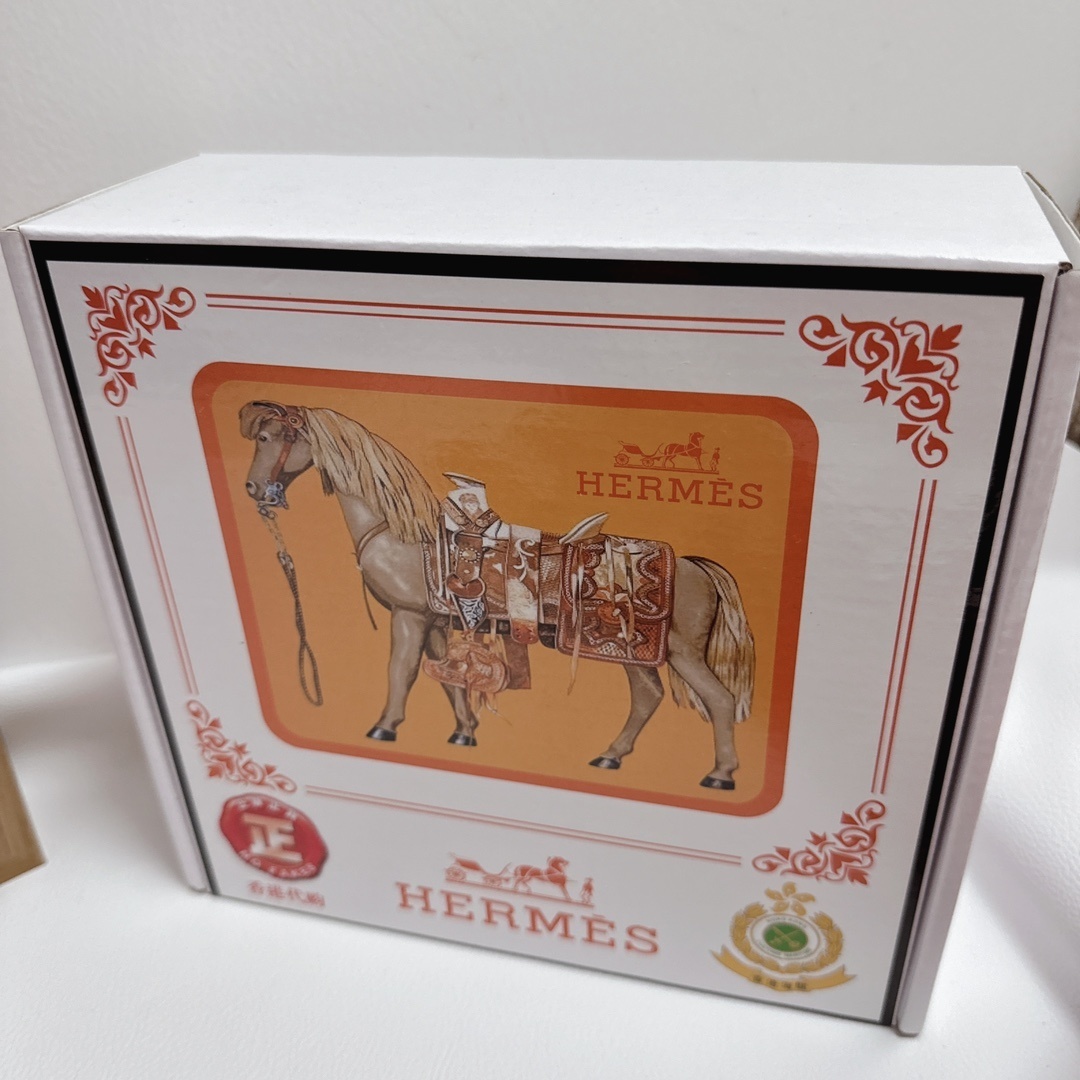 Hermes Luxury Reversible Embossed Leather Belt with Gold H Buckle