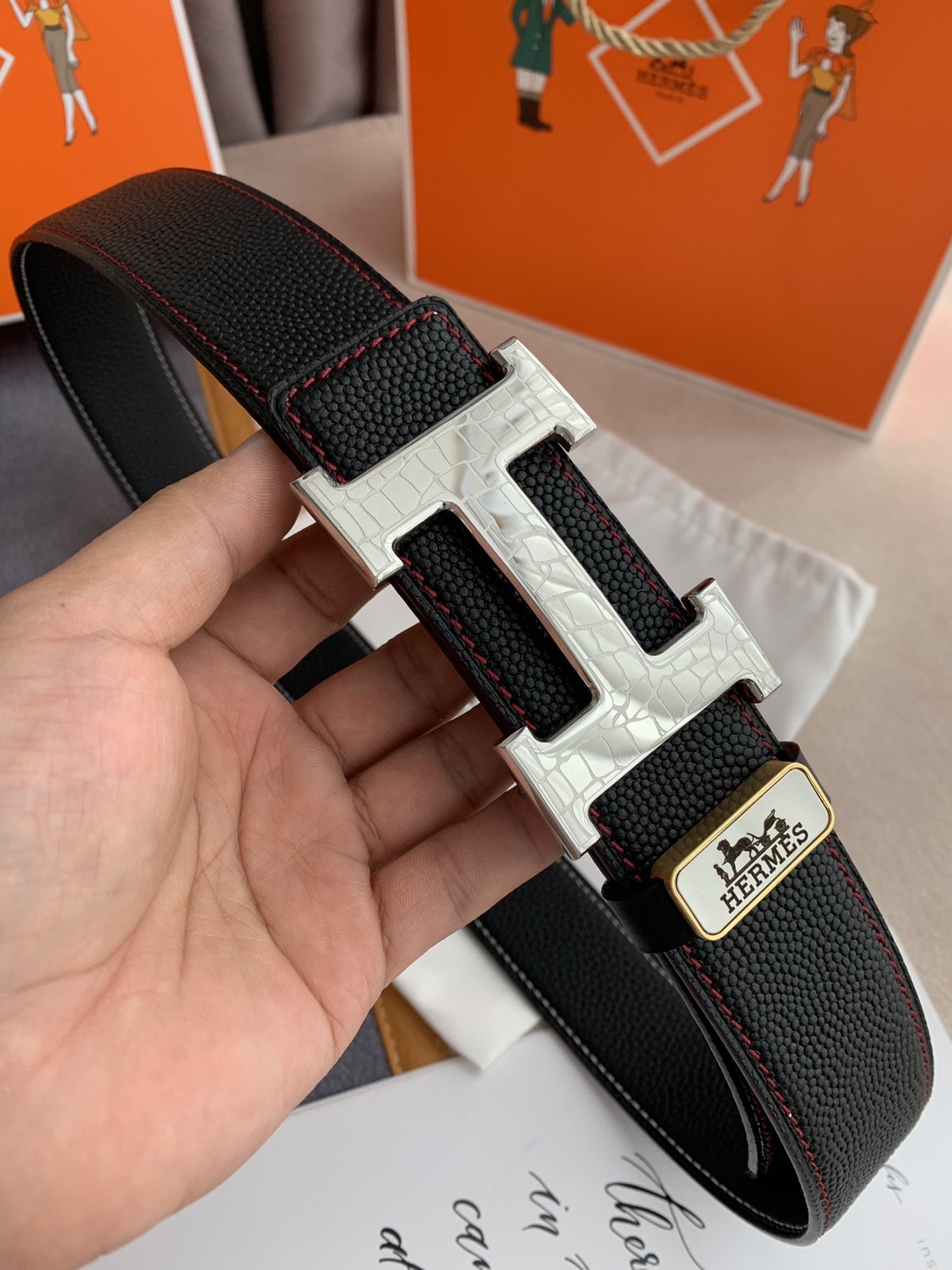 Hermès Men’s Luxury Black Leather Belt – Silver Textured H Buckle