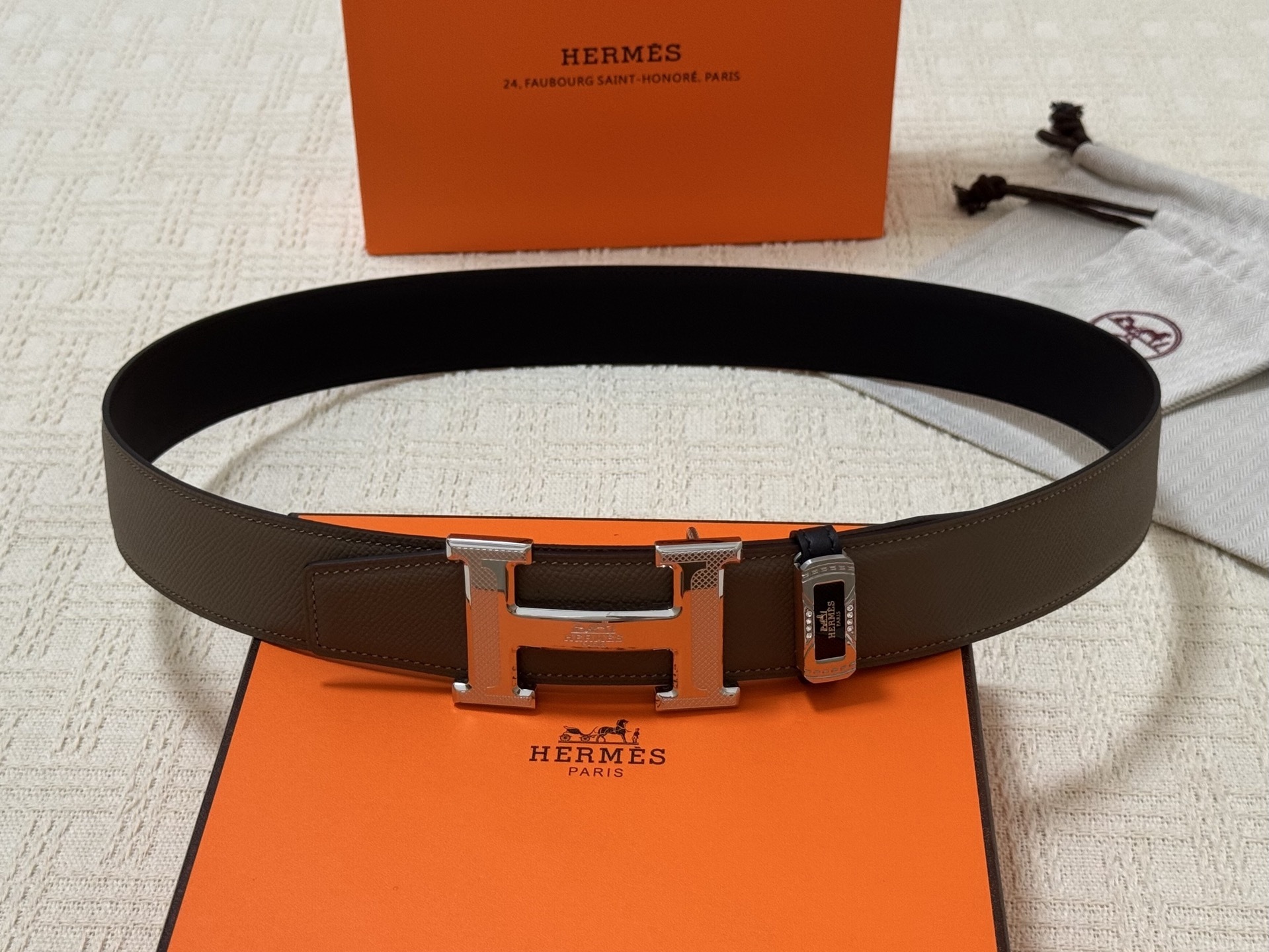 Hermès Men's H Buckle Leather Belt - Brown & Silver Luxury Accessory