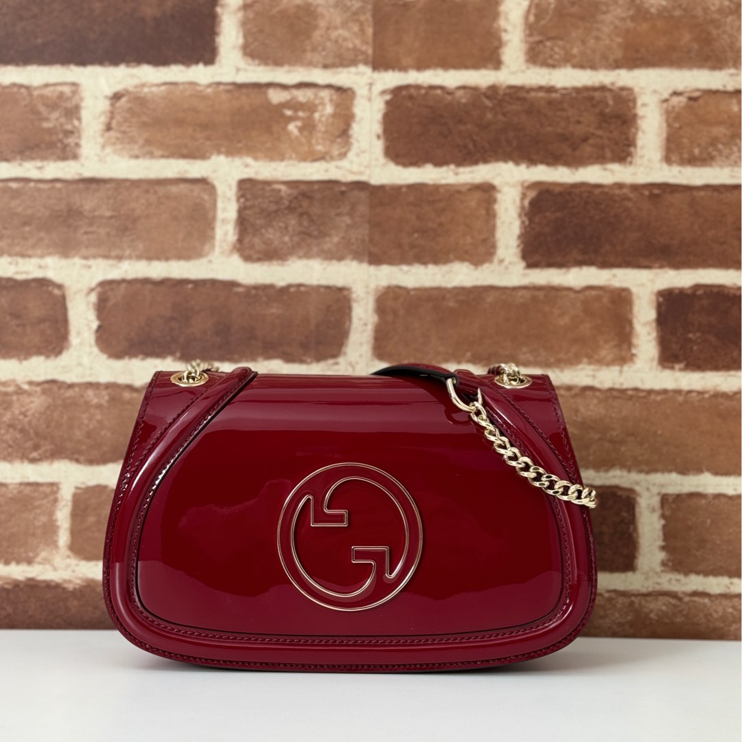 Gucci Blondie medium shoulder bag in Rosso Ancora red patent leather | GUCCI