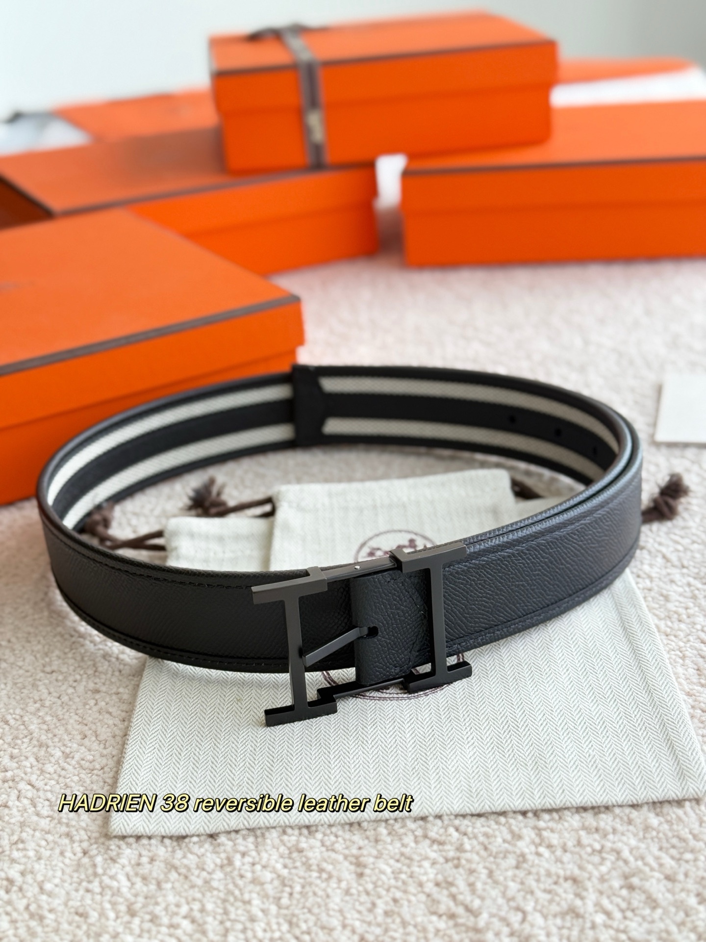 Hadrien 38 Reversible Leather Belt with Signature Black H Buckle