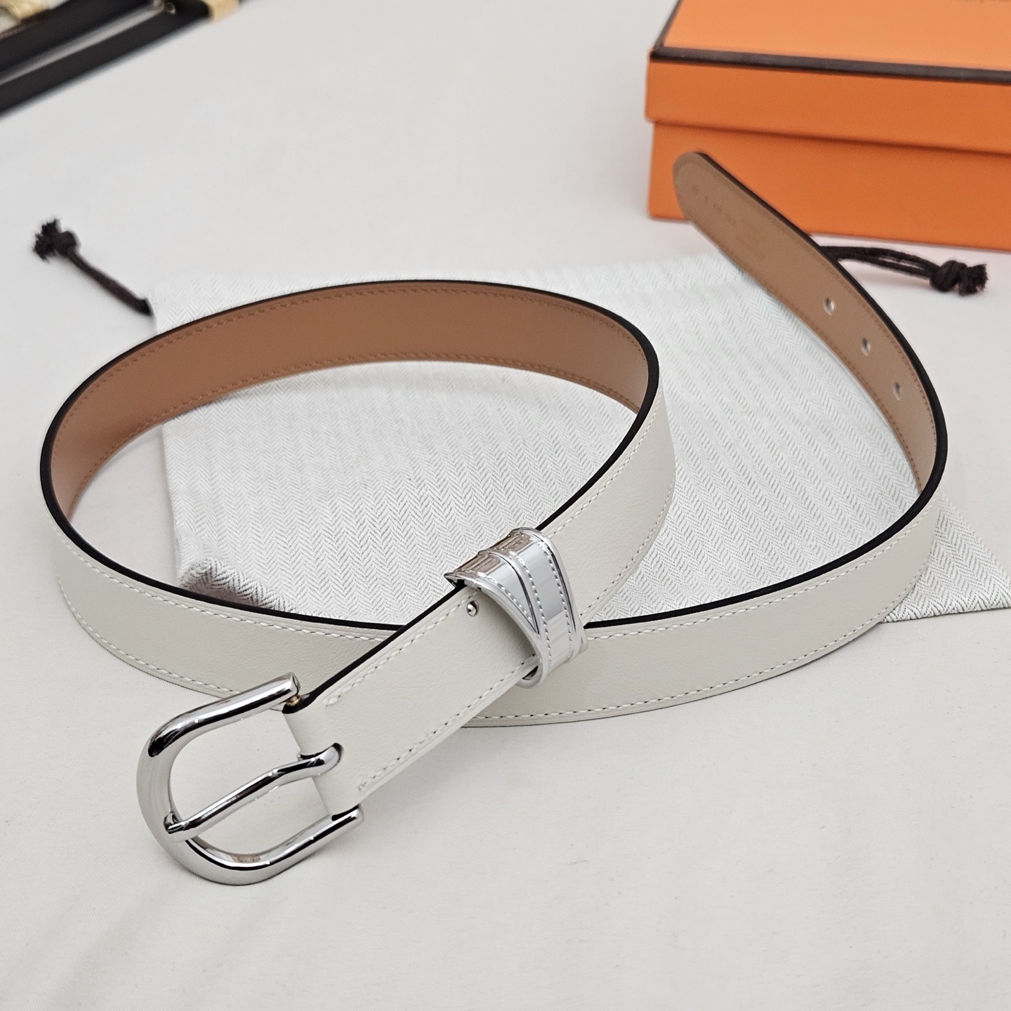 Hermès Women's White Leather Belt with Silver Stirrup Buckle