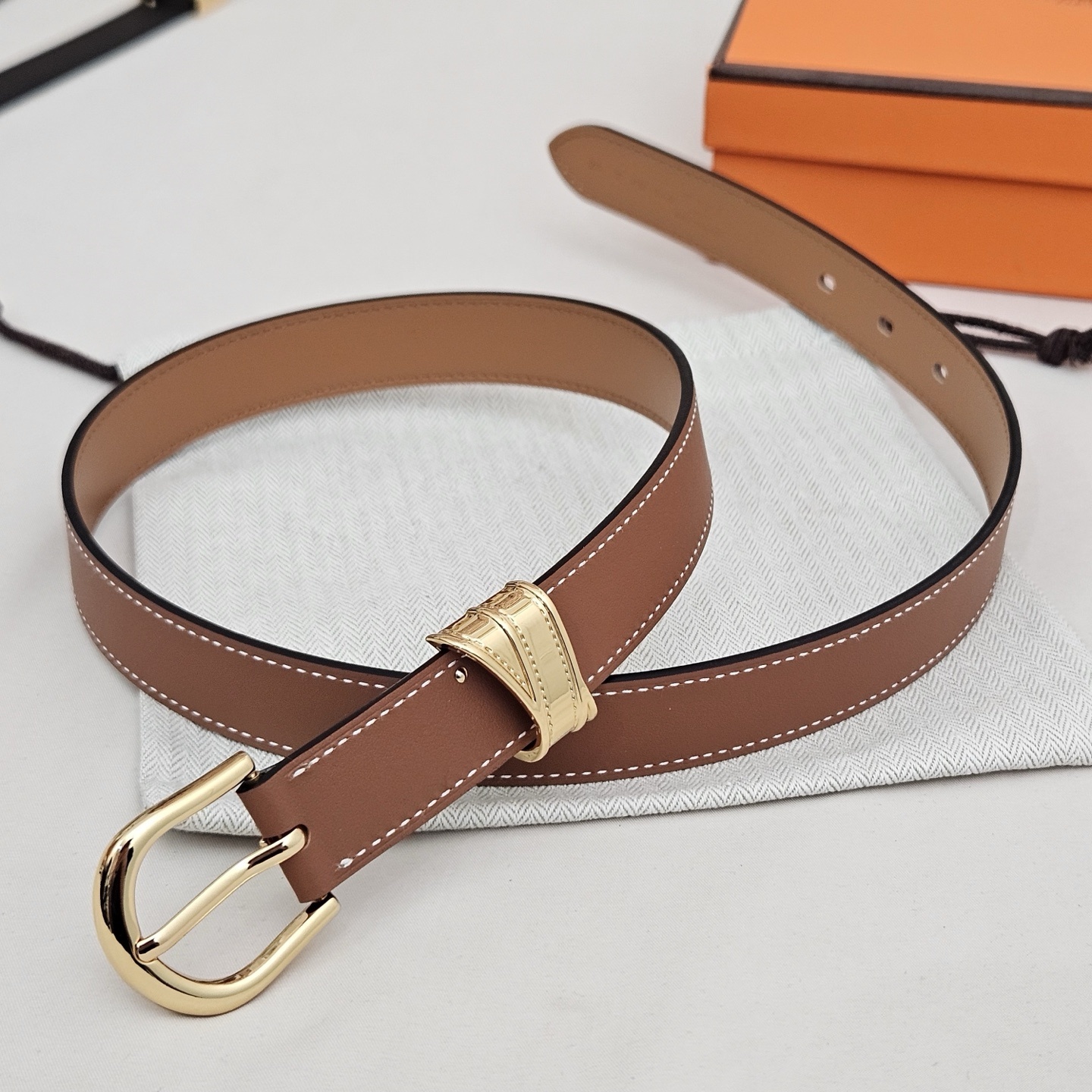 Hermes Women's Brown Leather Belt with Gold Buckle and Keeper