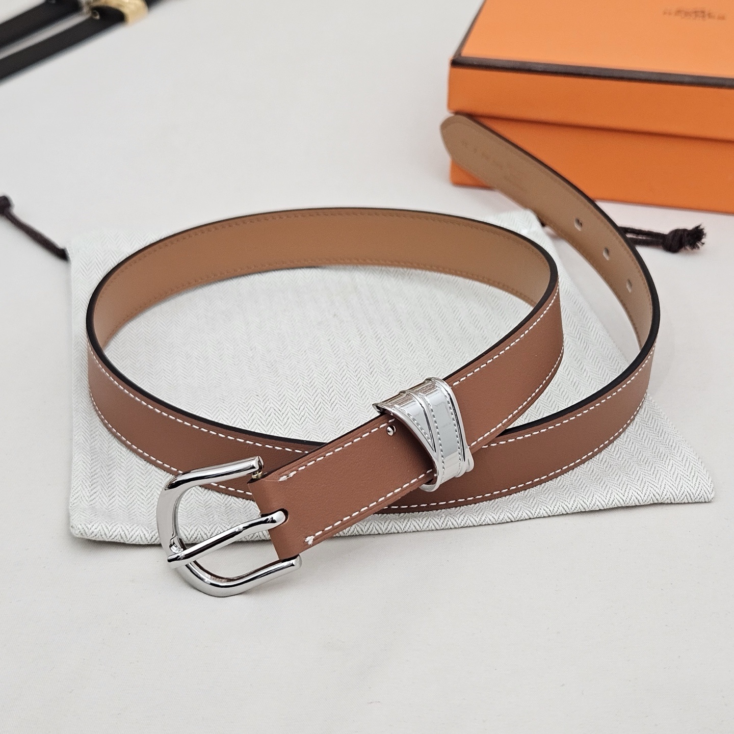 Hermès Slim Gold Leather Belt with Palladium Buckle & White Stitching