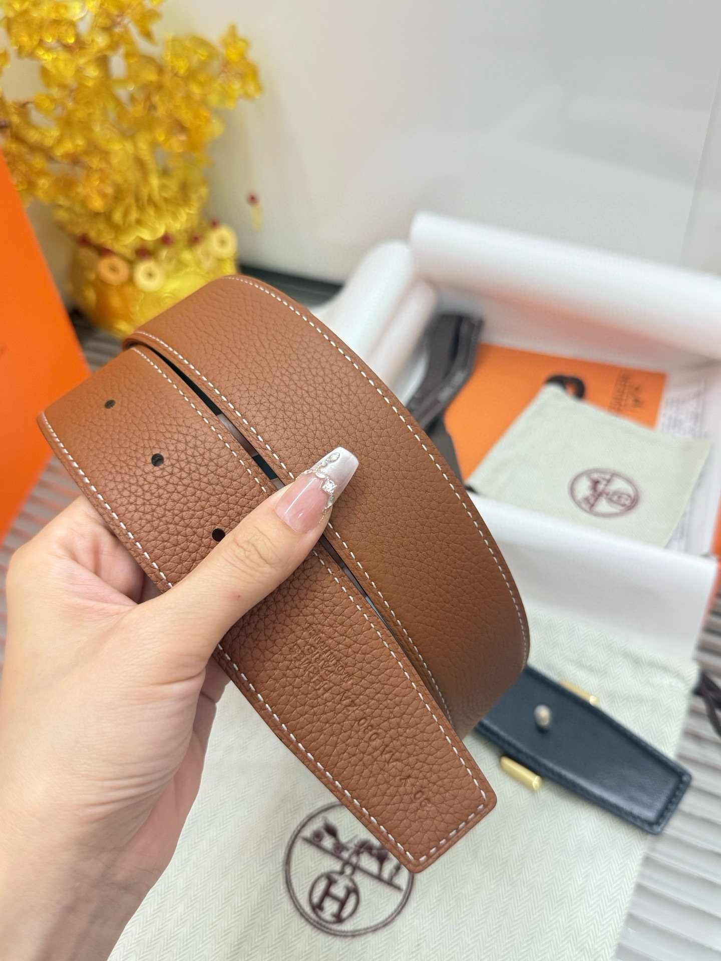 Hermès Reversible H Buckle Leather Belt - Gold Hardware