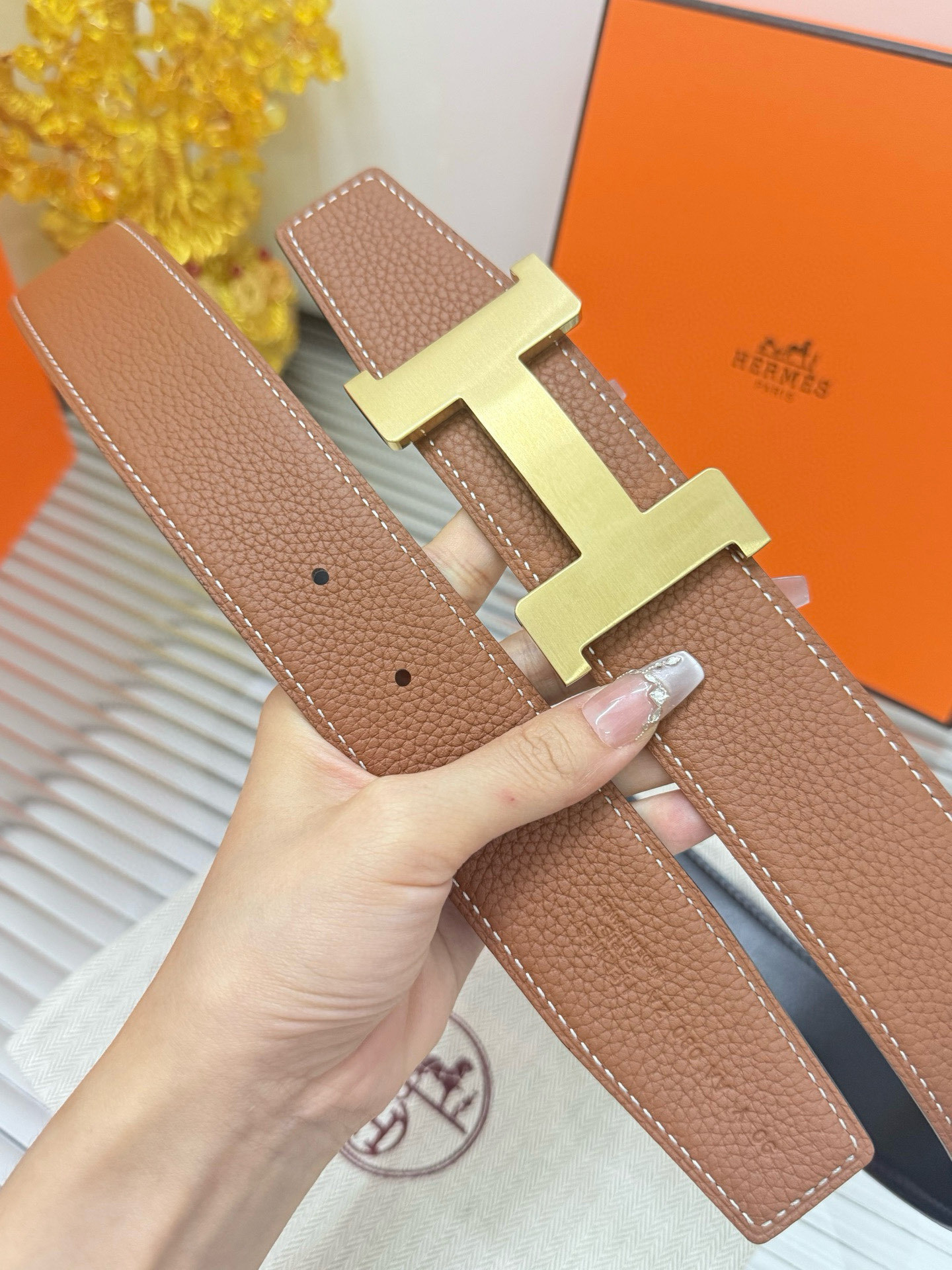 Hermès Reversible H Buckle Leather Belt - Gold Hardware