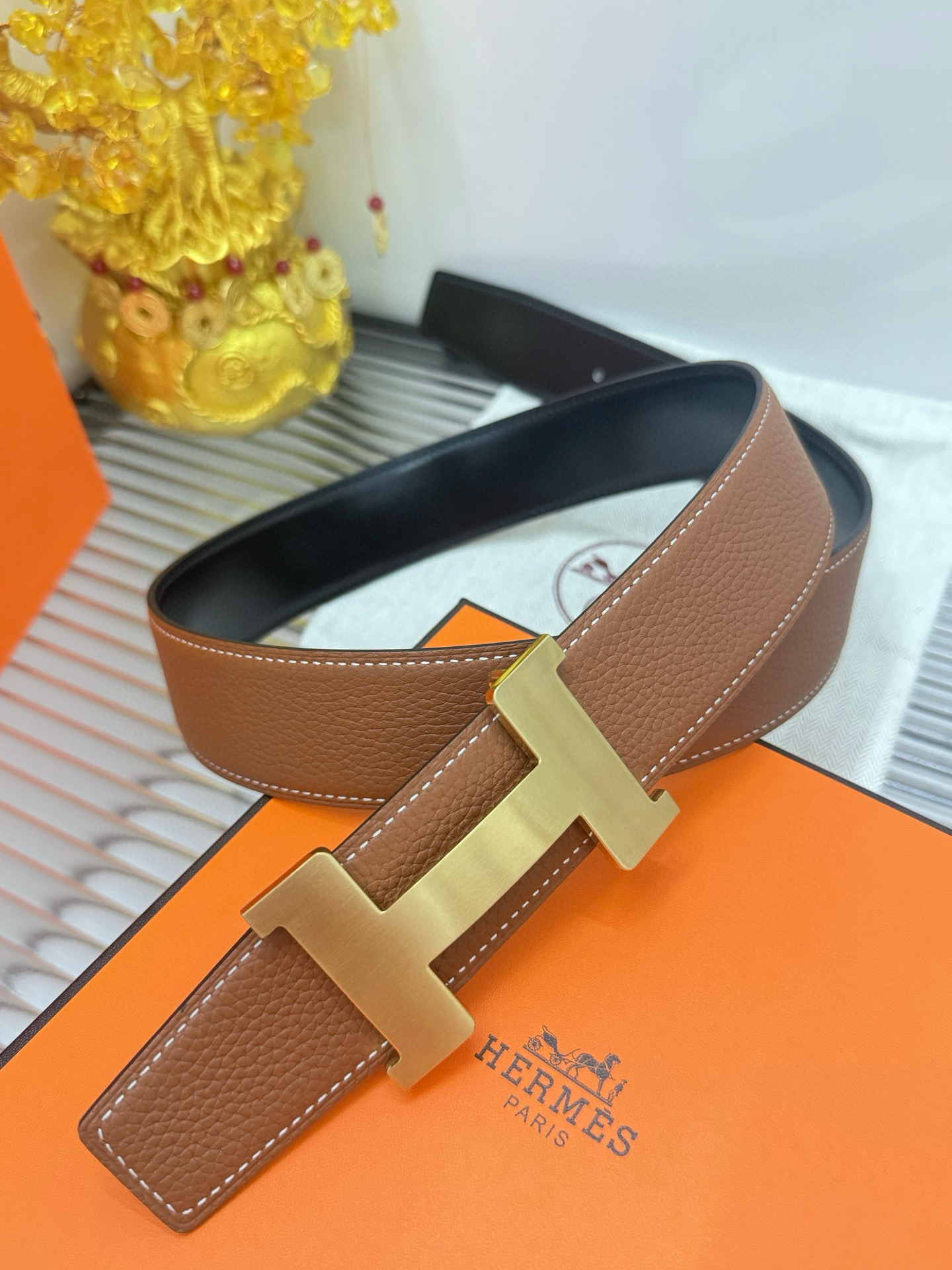Hermès Reversible H Buckle Leather Belt - Gold Hardware