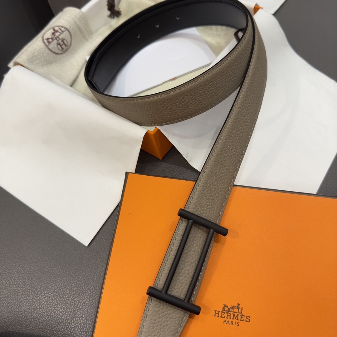 Hermès Men’s Reversible Leather Belt – Etoupe/Black Matte Buckle