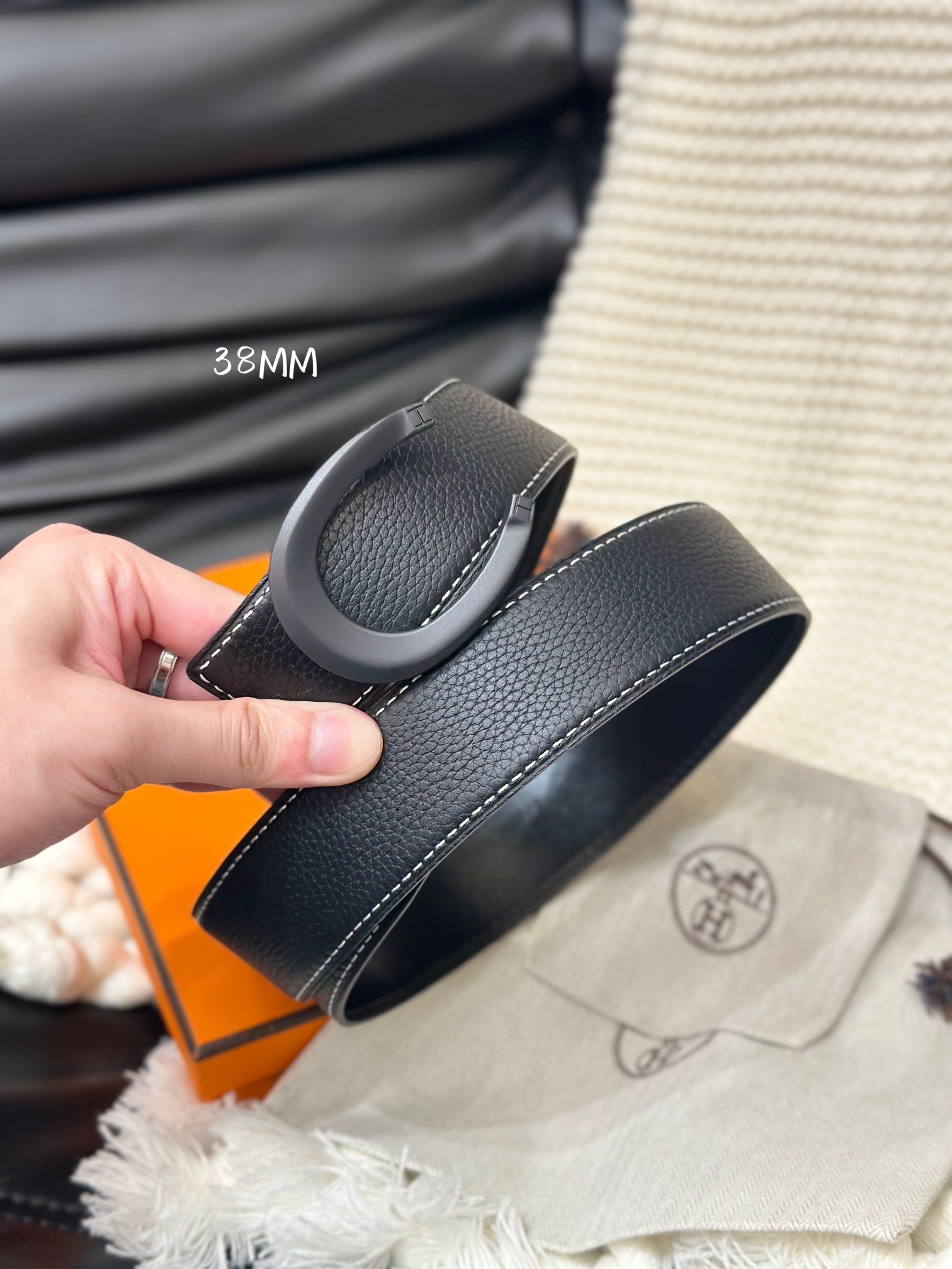 Hermès Reversible 38mm Leather Belt with Luck Buckle - Black/Brown