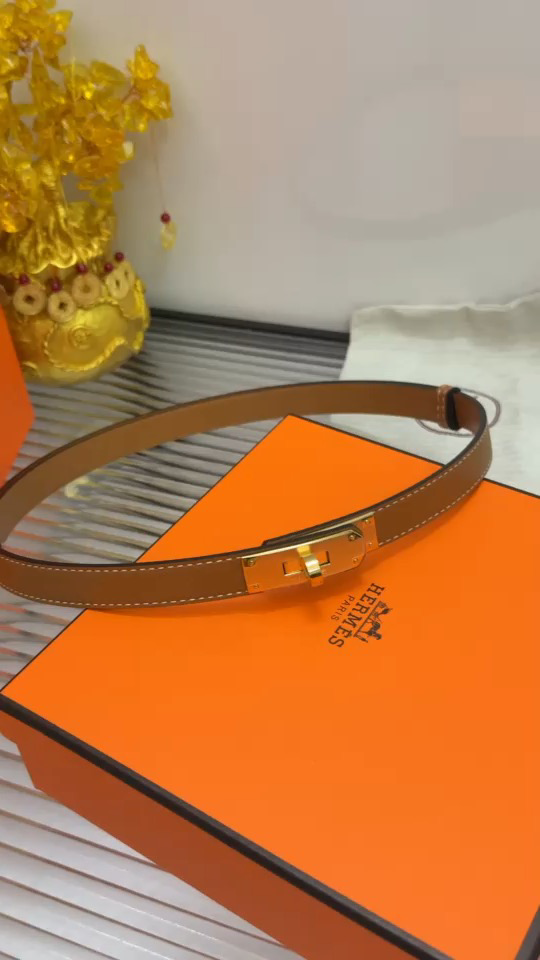 Hermès Kelly Belt in Gold Epsom Leather with Gold-Plated Hardware