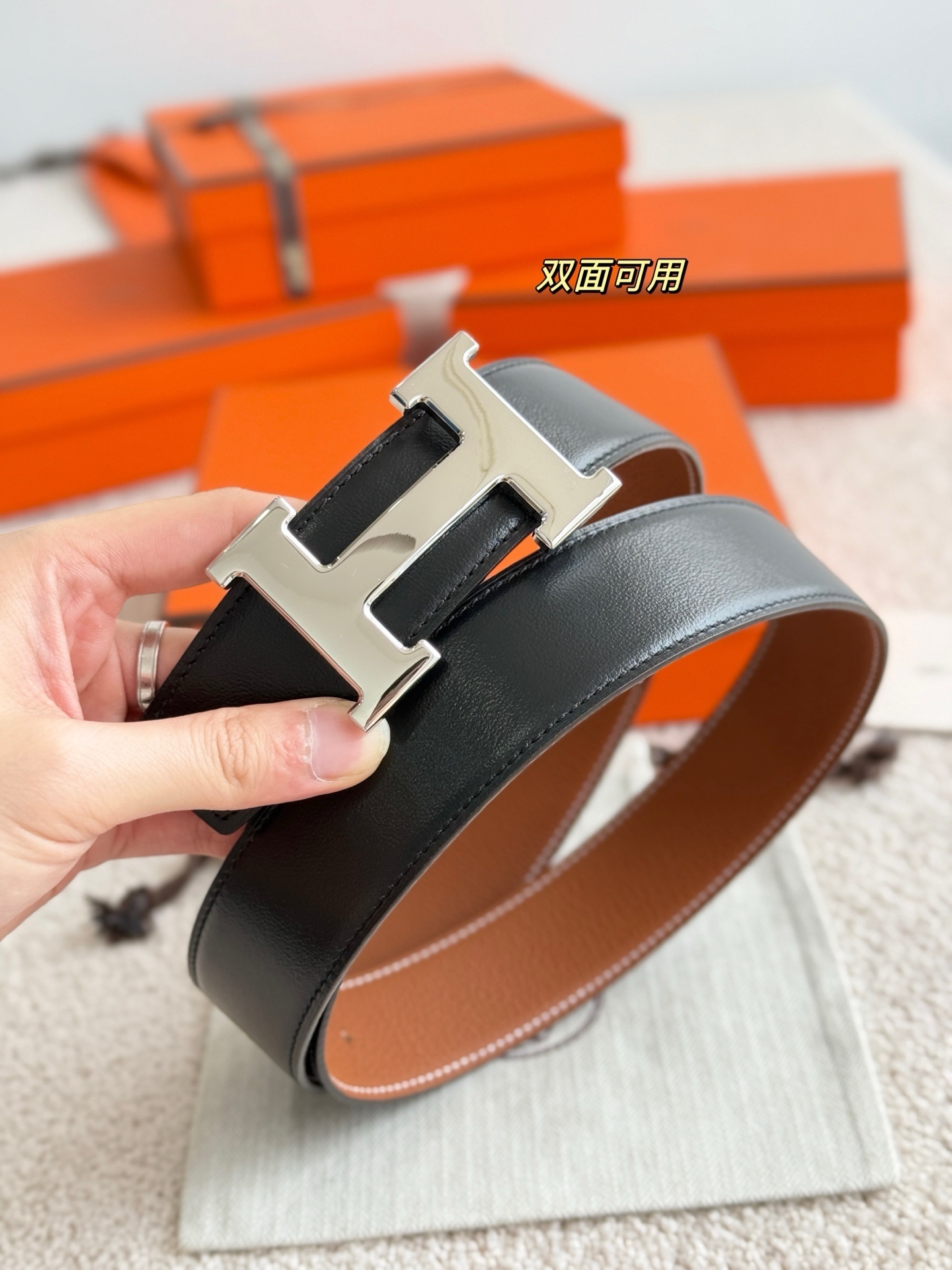 H 5382 Buckle Reversible Leather Belt 38mm - Luxury Men's Accessory