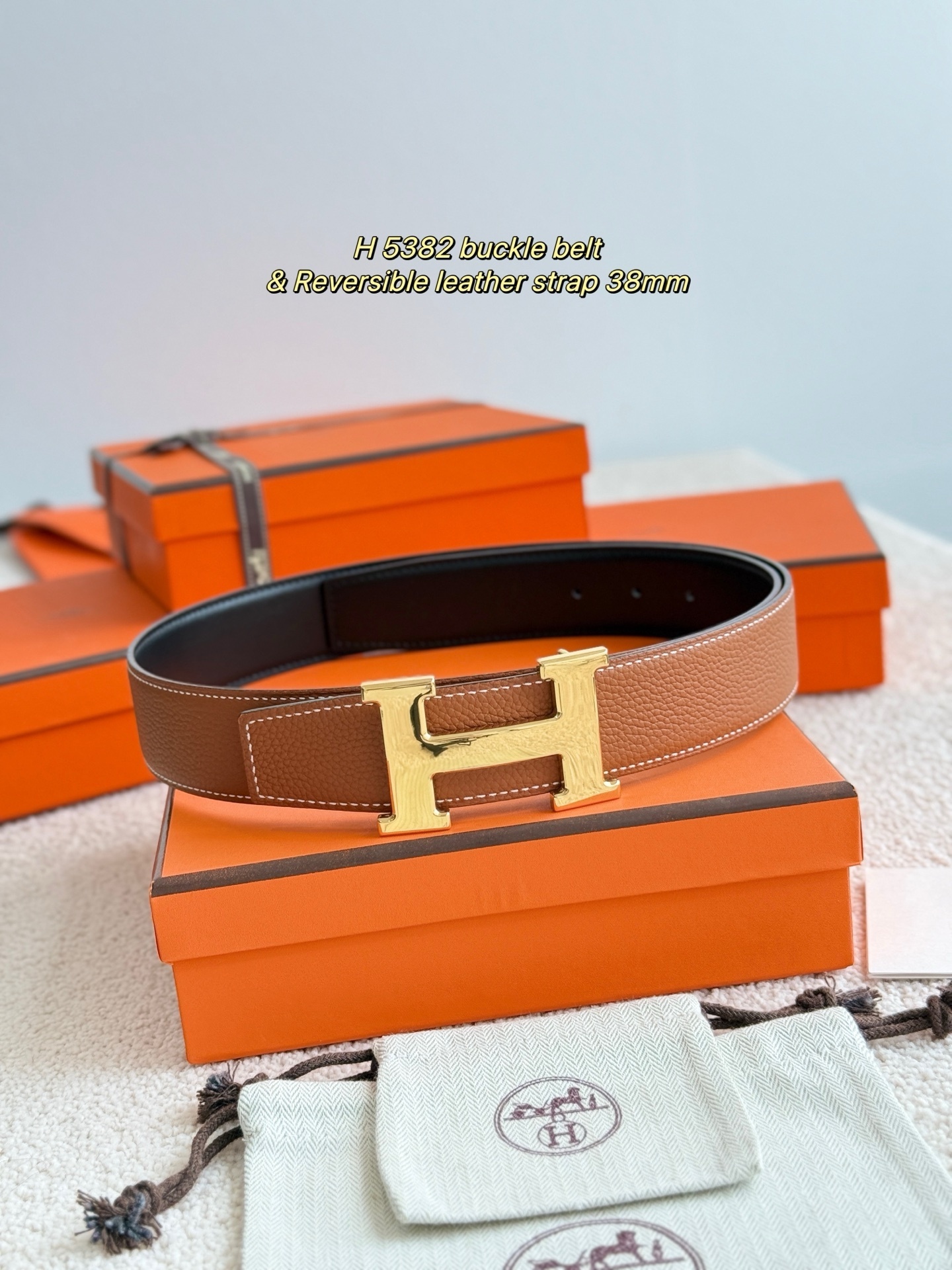 H 5382 Buckle Reversible Leather Belt 38mm – Luxury Men’s Accessory