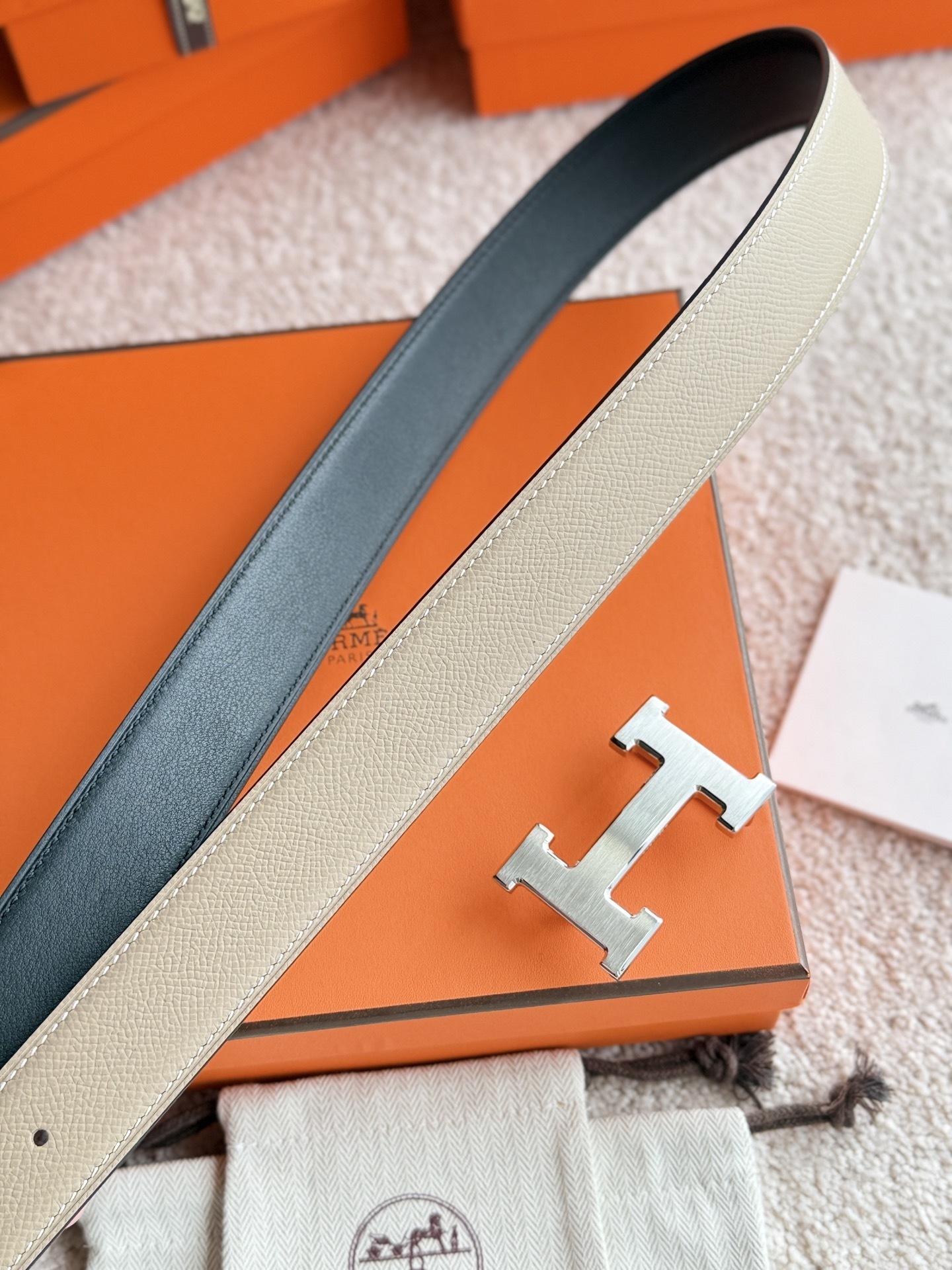 Hermès 32mm Reversible Leather Belt with Brushed H Buckle