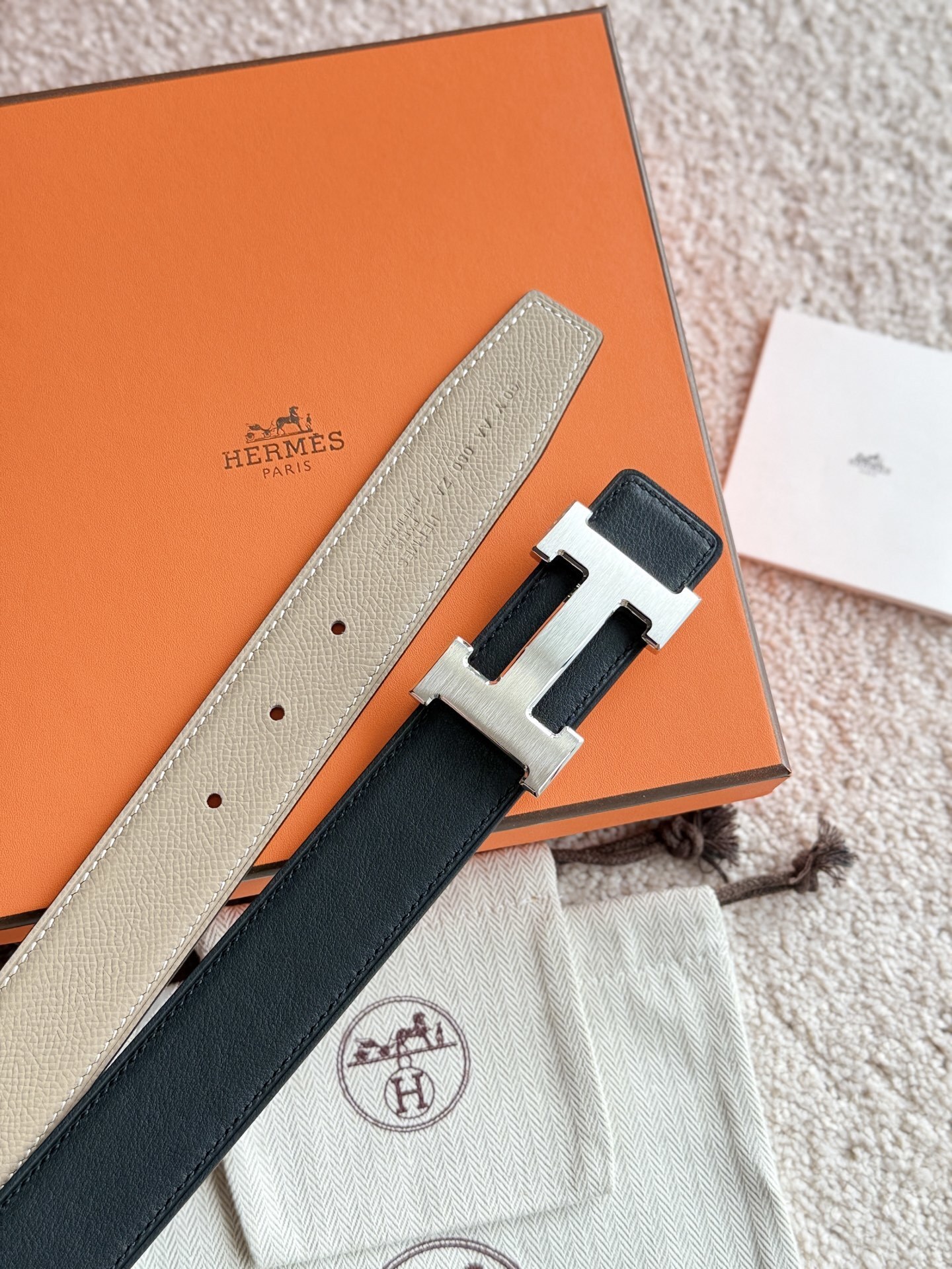 Hermès 32mm Reversible Leather Belt with Brushed H Buckle
