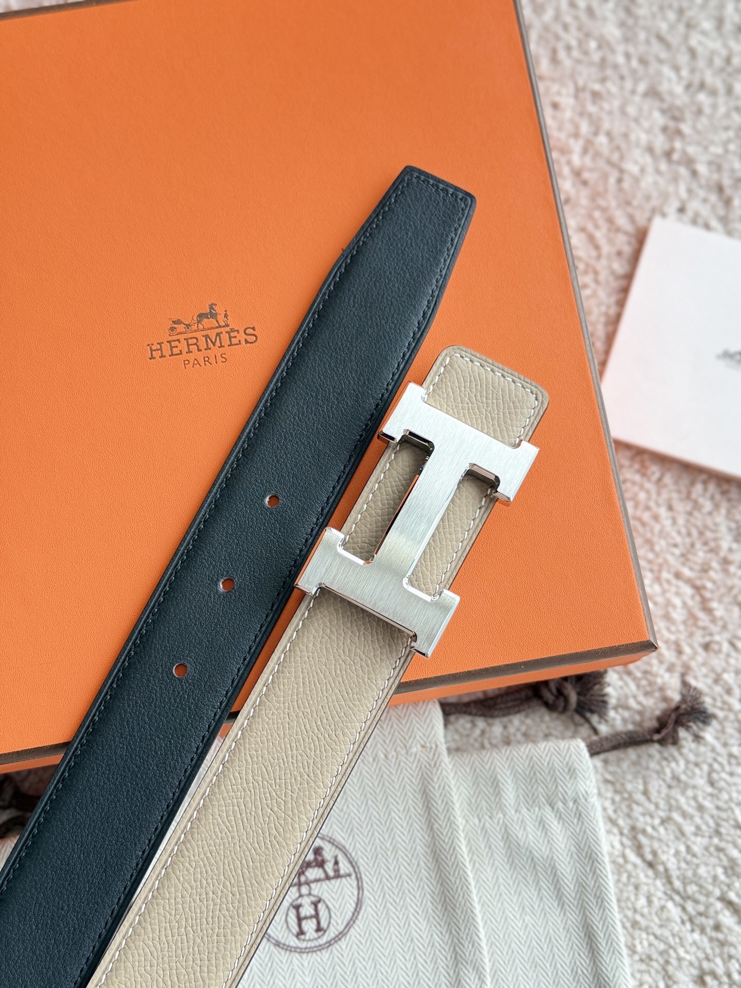 Hermès 32mm Reversible Leather Belt with Brushed H Buckle
