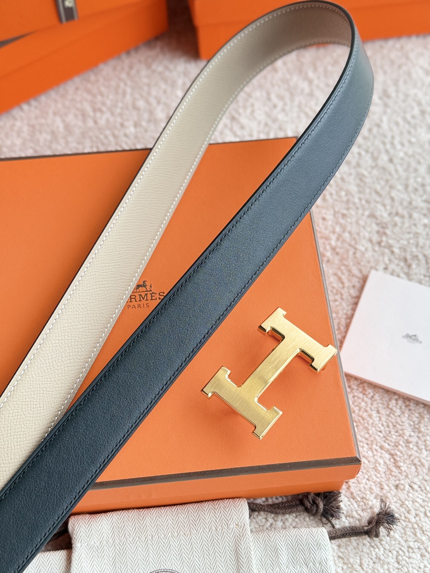 Hermès H Belt Buckle & Reversible Leather Strap 32mm - Gold Tone