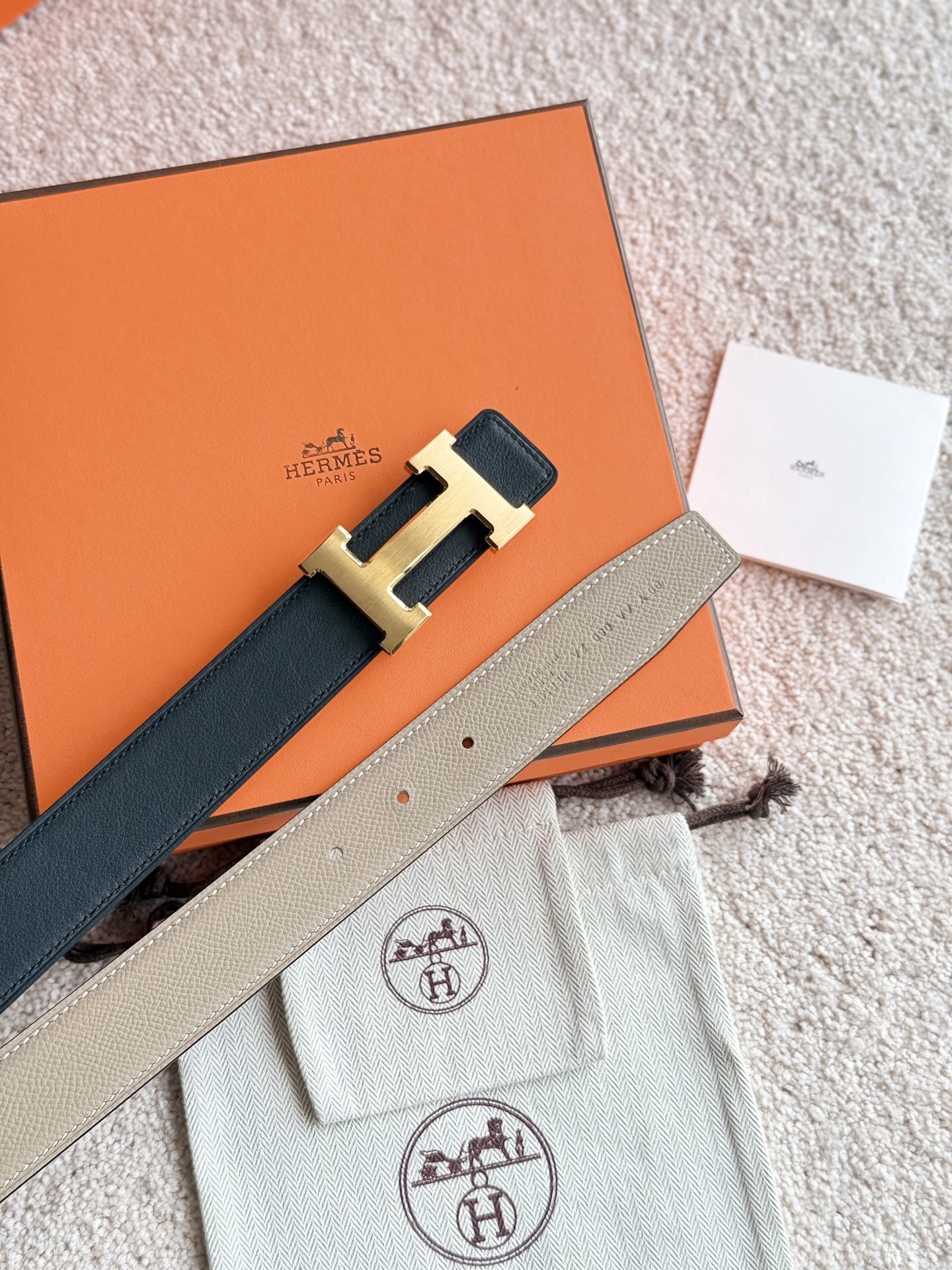 Hermès H Belt Buckle & Reversible Leather Strap 32mm - Gold Tone