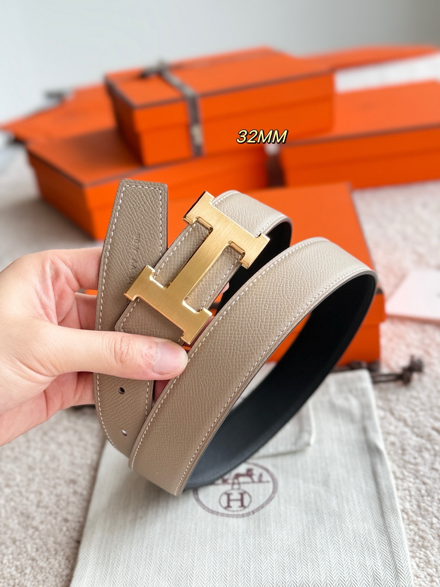 Hermès H Belt Buckle & Reversible Leather Strap 32mm - Gold Tone