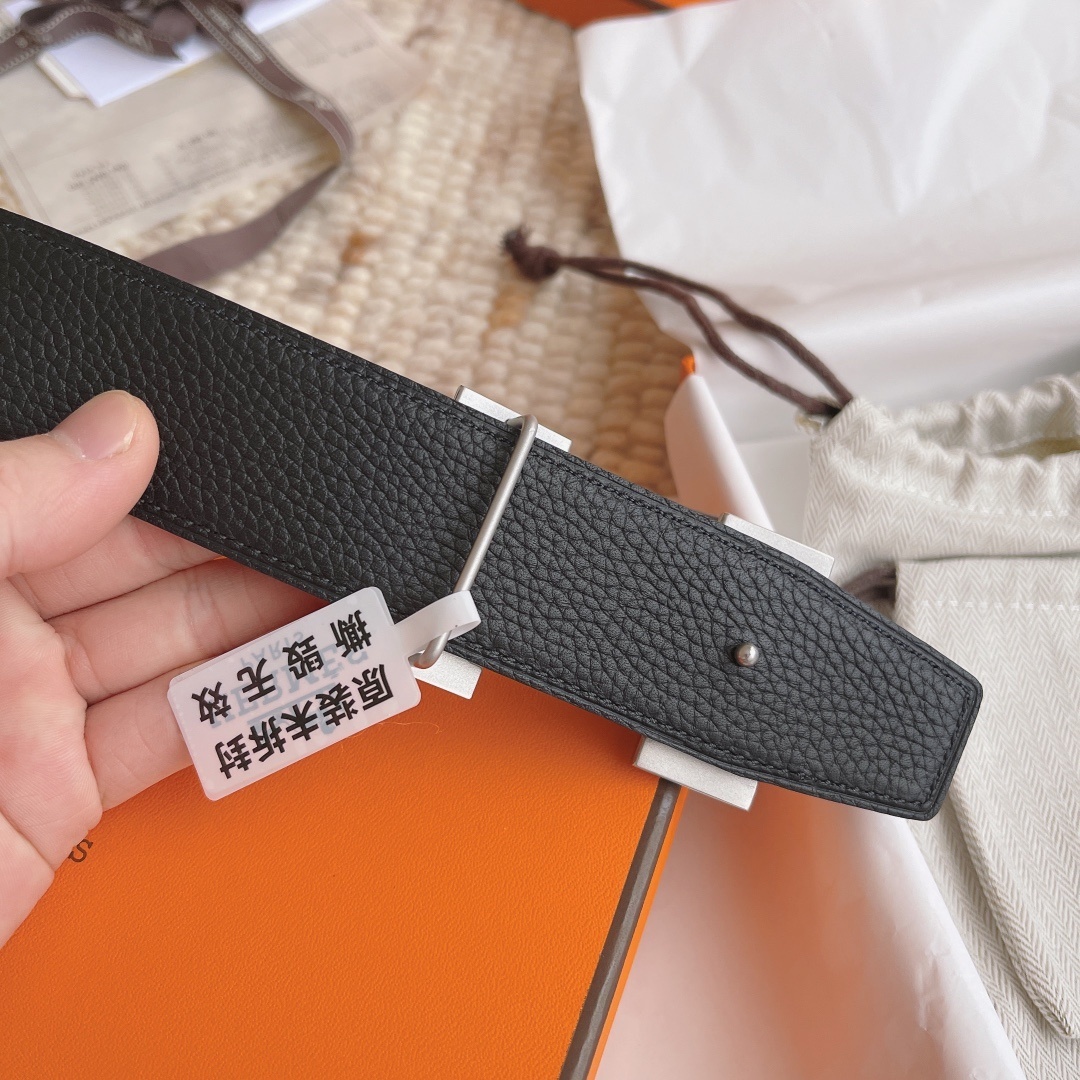 Luxury Hermès Blue Grained Leather Belt with Silver H Buckle