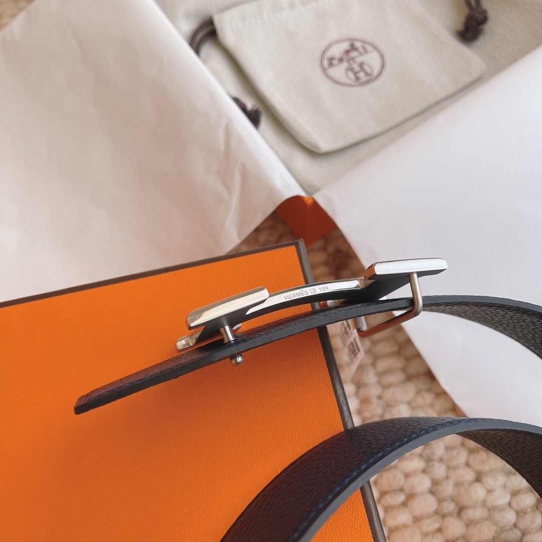 Luxury Hermès Blue Grained Leather Belt with Silver H Buckle