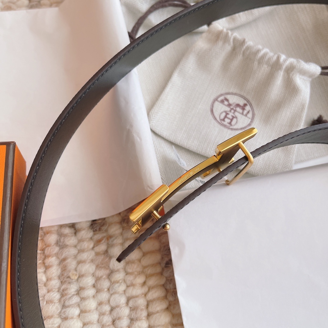 Luxury Reversible Leather Belt with Gold-Tone H Buckle - Brown