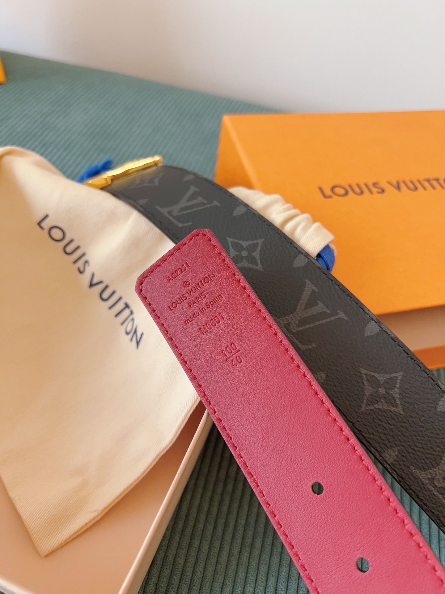 LV 02039 Louis Vuitton LV Initiales Reversible Belt - Monogram Eclipse & Red