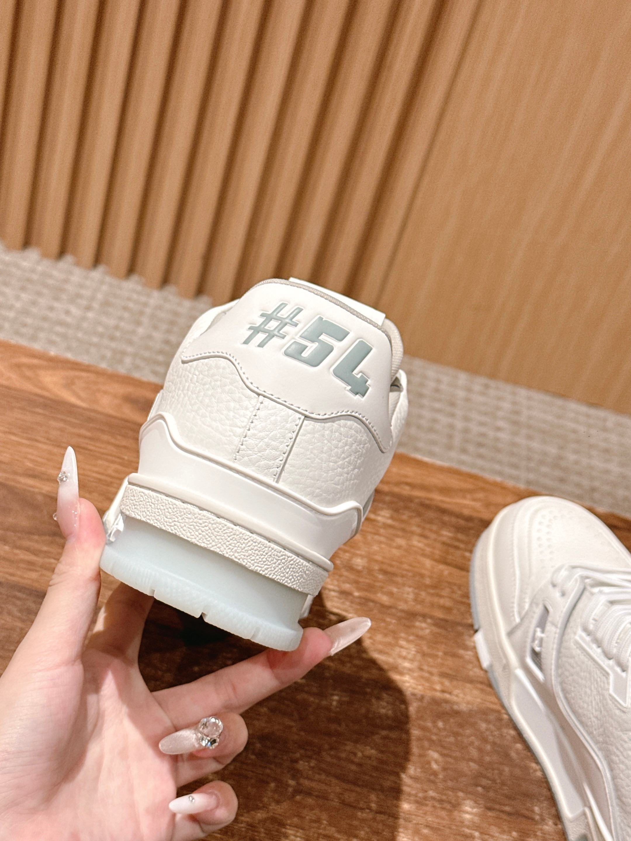 Louis Vuitton White Grained Calf Leather LV Trainer Sneakers